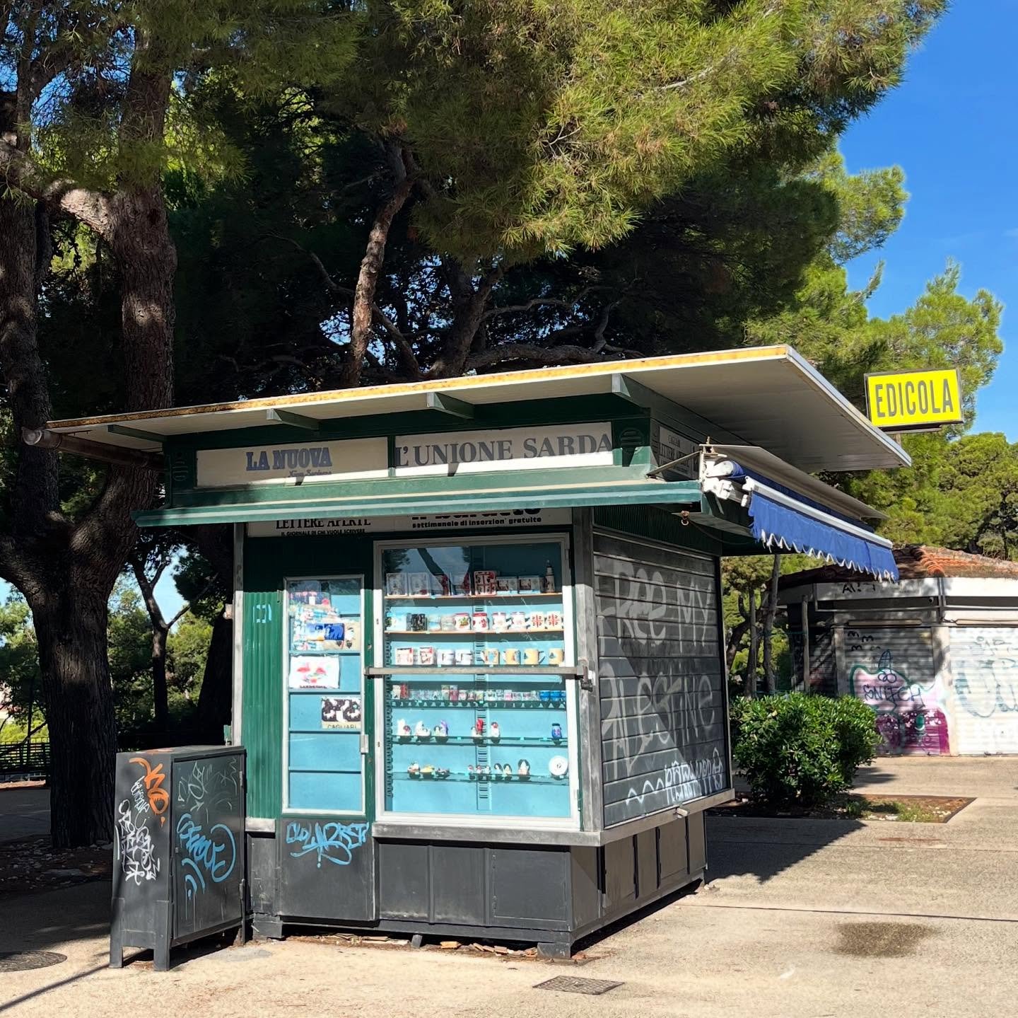 Sardegna 🌞

Crazy to think my first Italian experience started here. When I was 12 my dad took a job in Alghero and my family packed up 17 suitcases and a cat to move across the ocean for a year. That year created my idea of what it means to be Ital