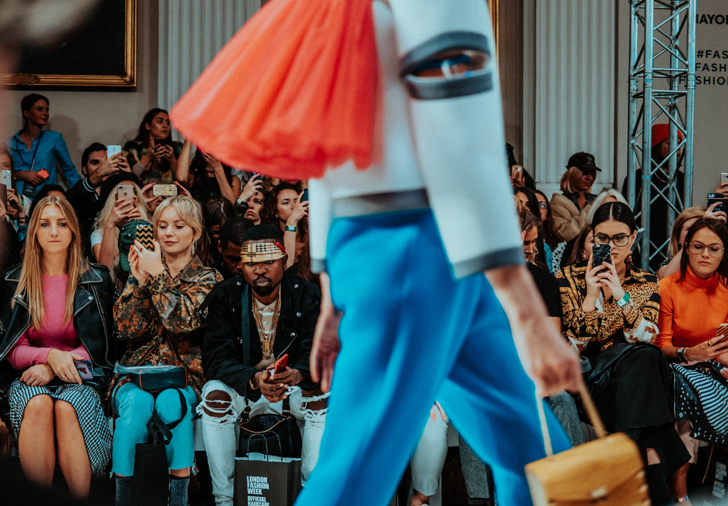 Put on a fashion show (1)