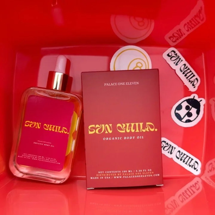 Results are in&hellip; and if you got your hands on the body oil, you love it just as much as we do ☀️😭

Smells exactly like summer.

2 mood oils, 1 body oil, 1 seasonal body butta, 1 makeup case, and a little merch. &hearts;️

Unlike last year&rsqu
