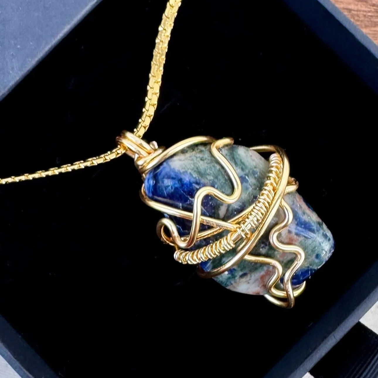 We&rsquo;re tending to the details, finding the rhythm of the changes that come with entering a new season, and giving the rest of the year something beautiful to work with. 🤍 

Handmade with love 
Palaceoneeleven.com 🤍