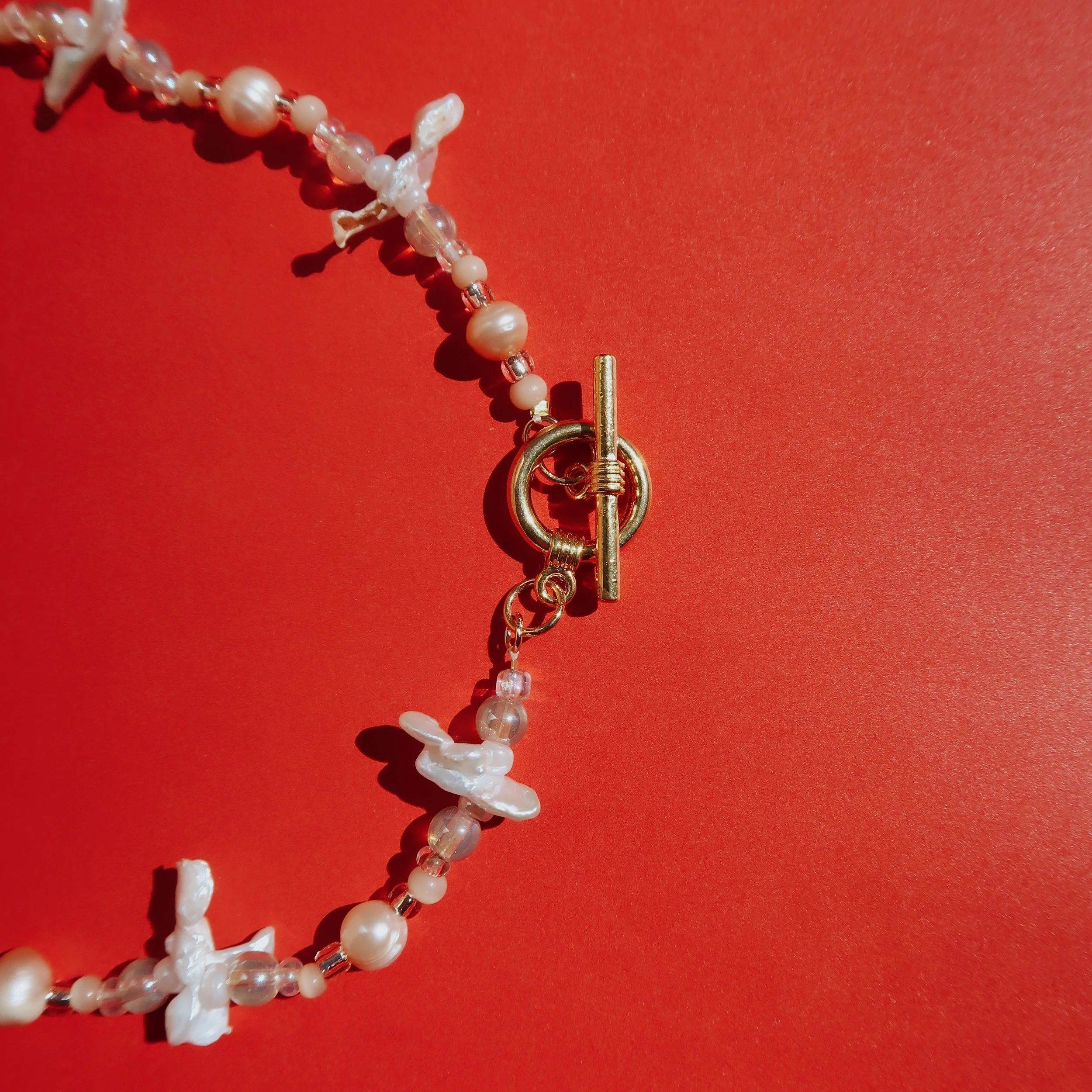 ZeldaClaspCloseuponRed.JPG