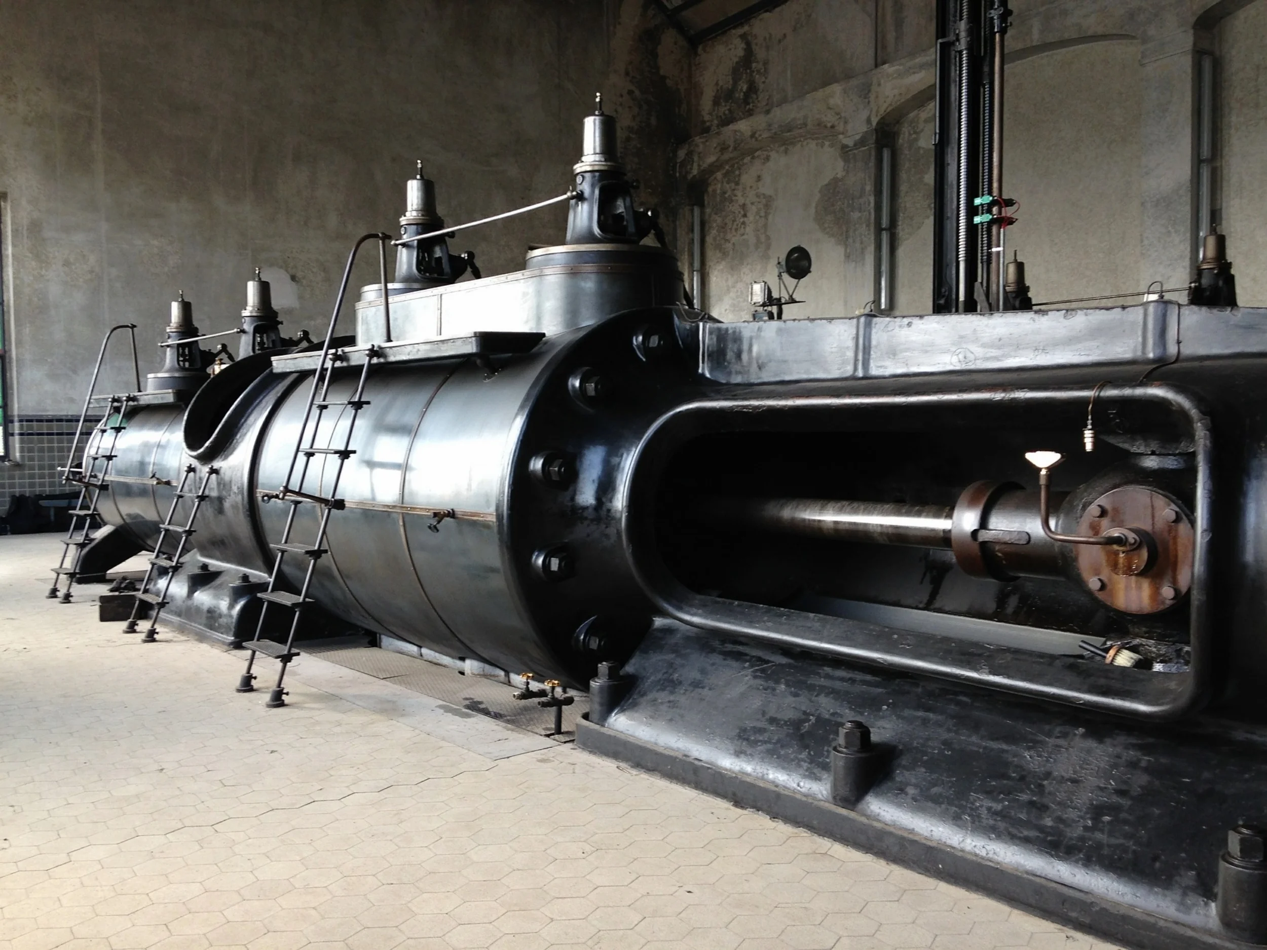 machine-423274_1920.jpg