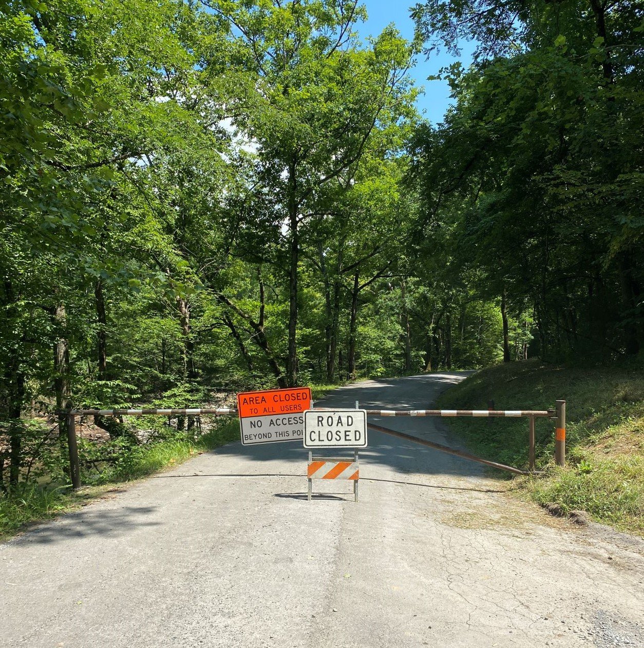 Park Headquarters Road Remains Closed for Sugarlands Utility Work