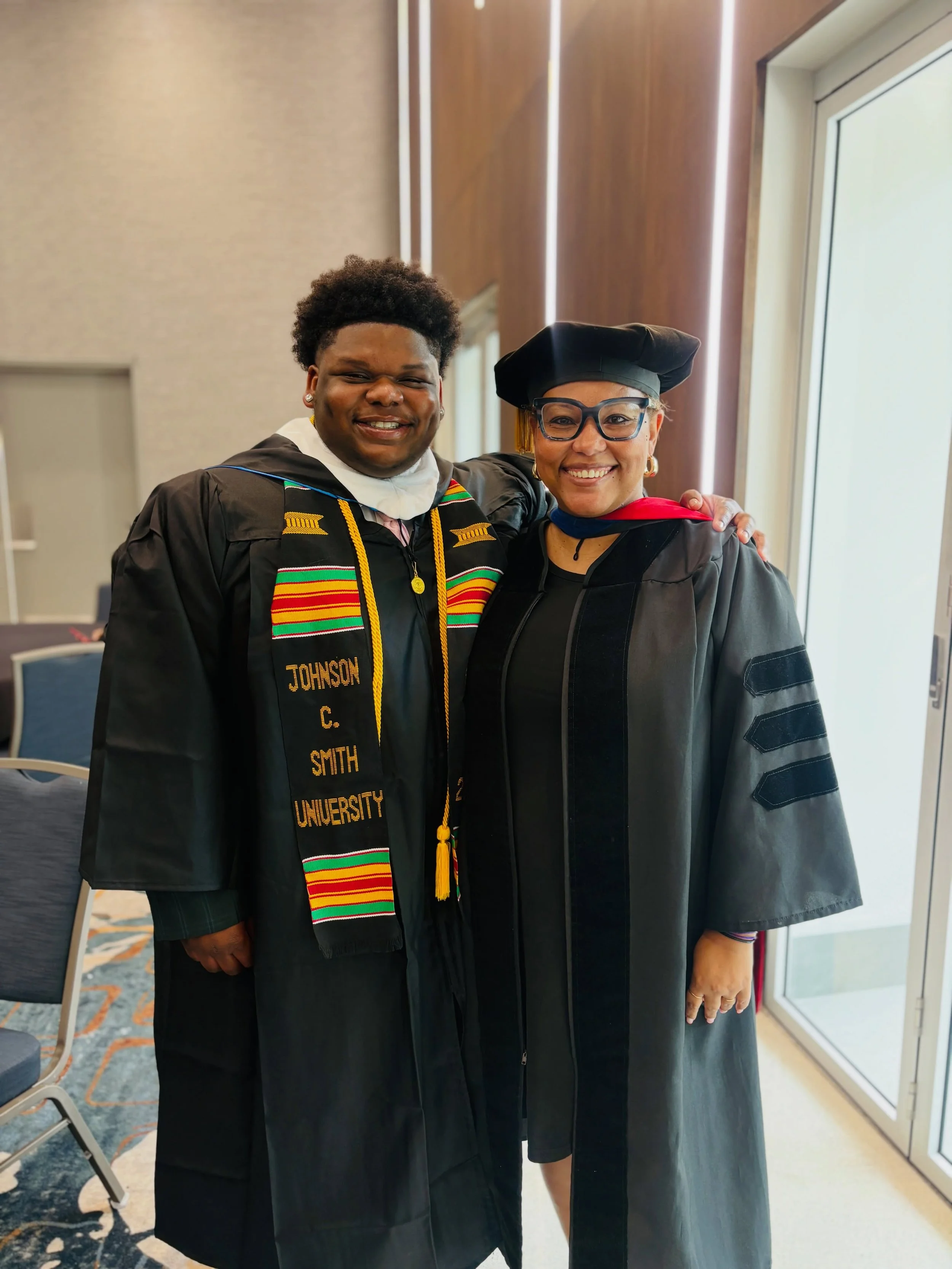 In the end, this is what it is all about y&rsquo;all 💛💙 when I tell you each of these students has a beautiful story to tell about the journey they been on 😮&zwj;💨 - I&rsquo;m honored to have walked part of it with them. Teaching at an #hbcu is s
