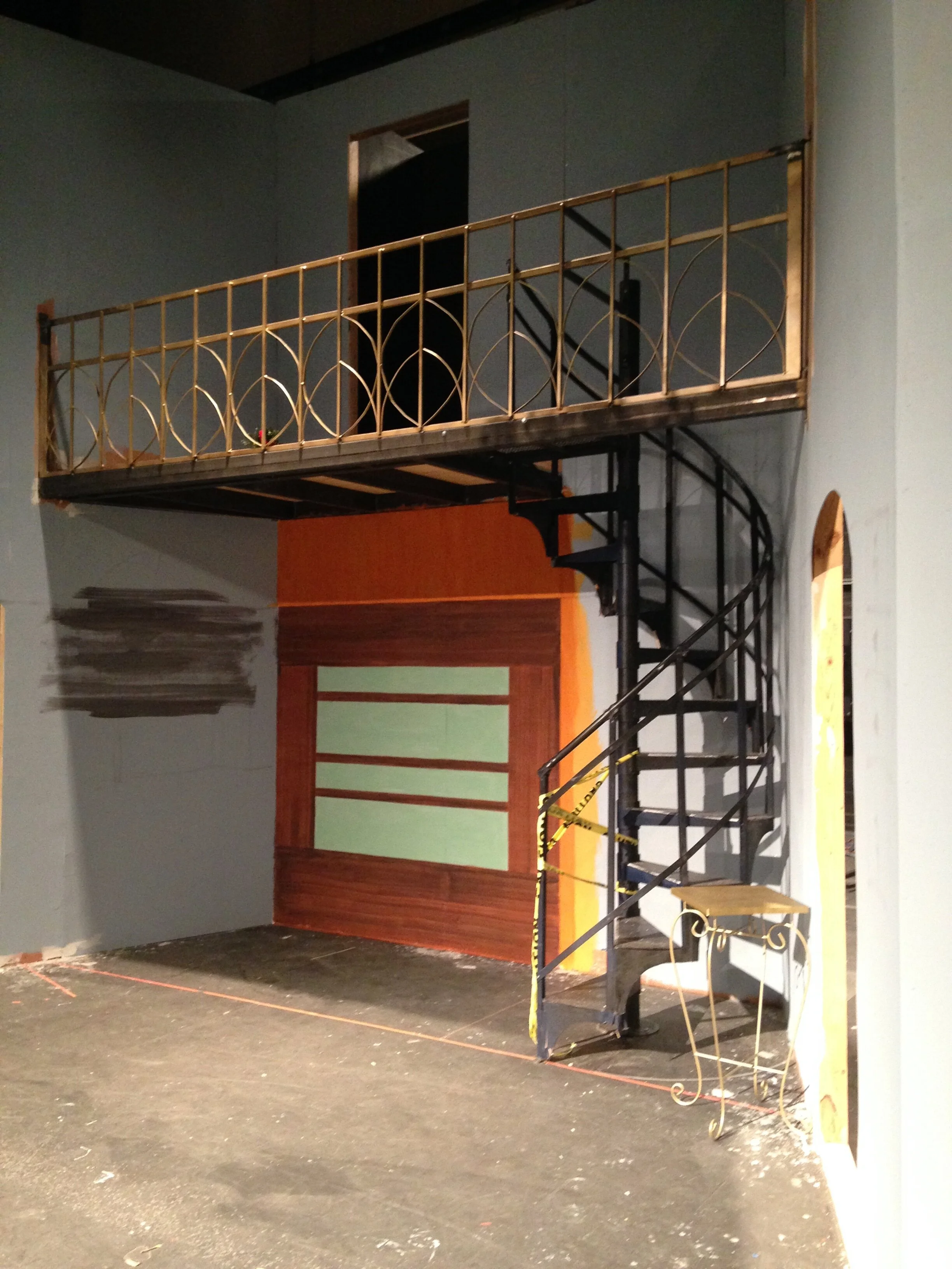 Painting process for parfumerie interior