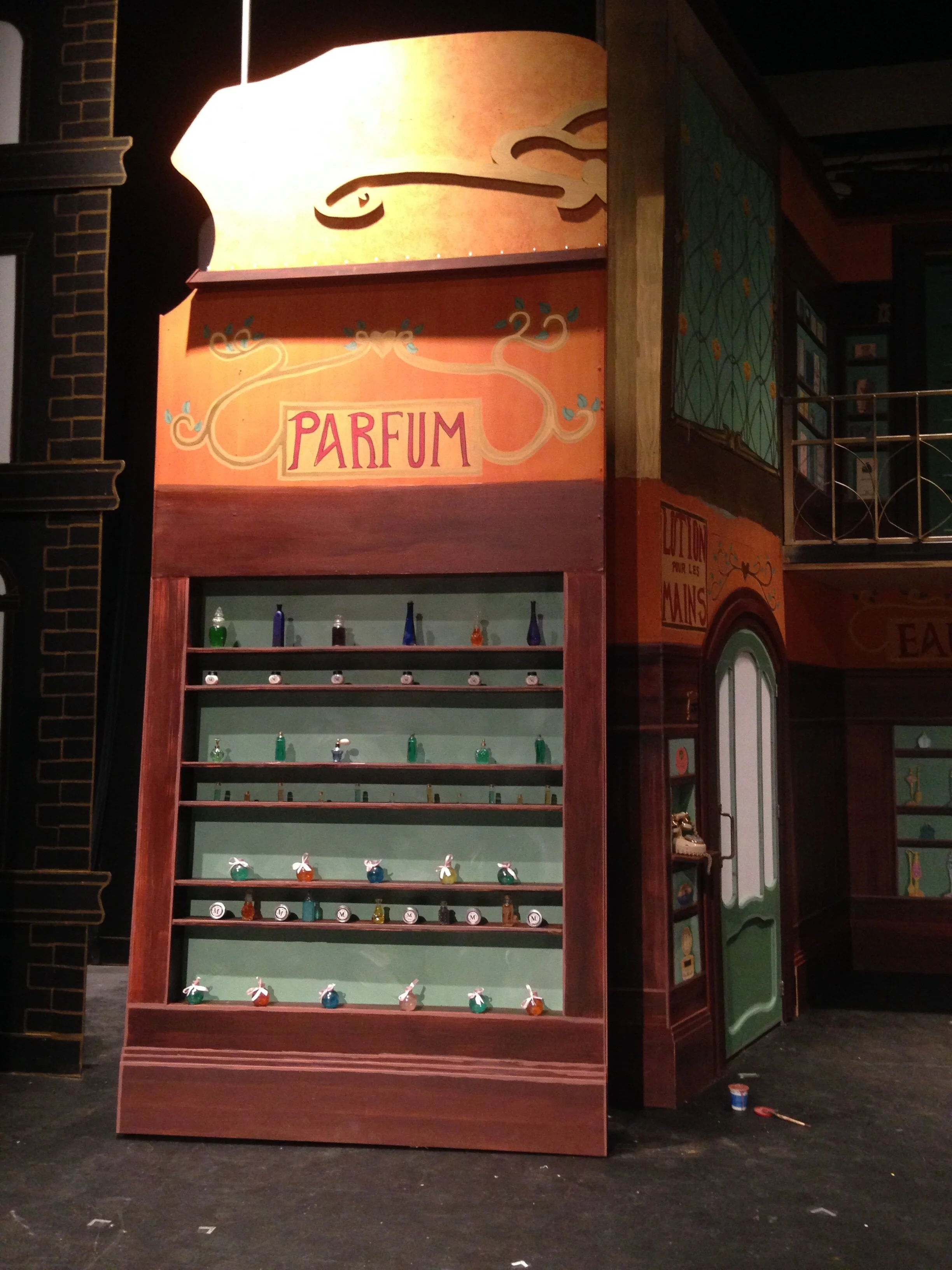 Final paint design for parfumerie interior