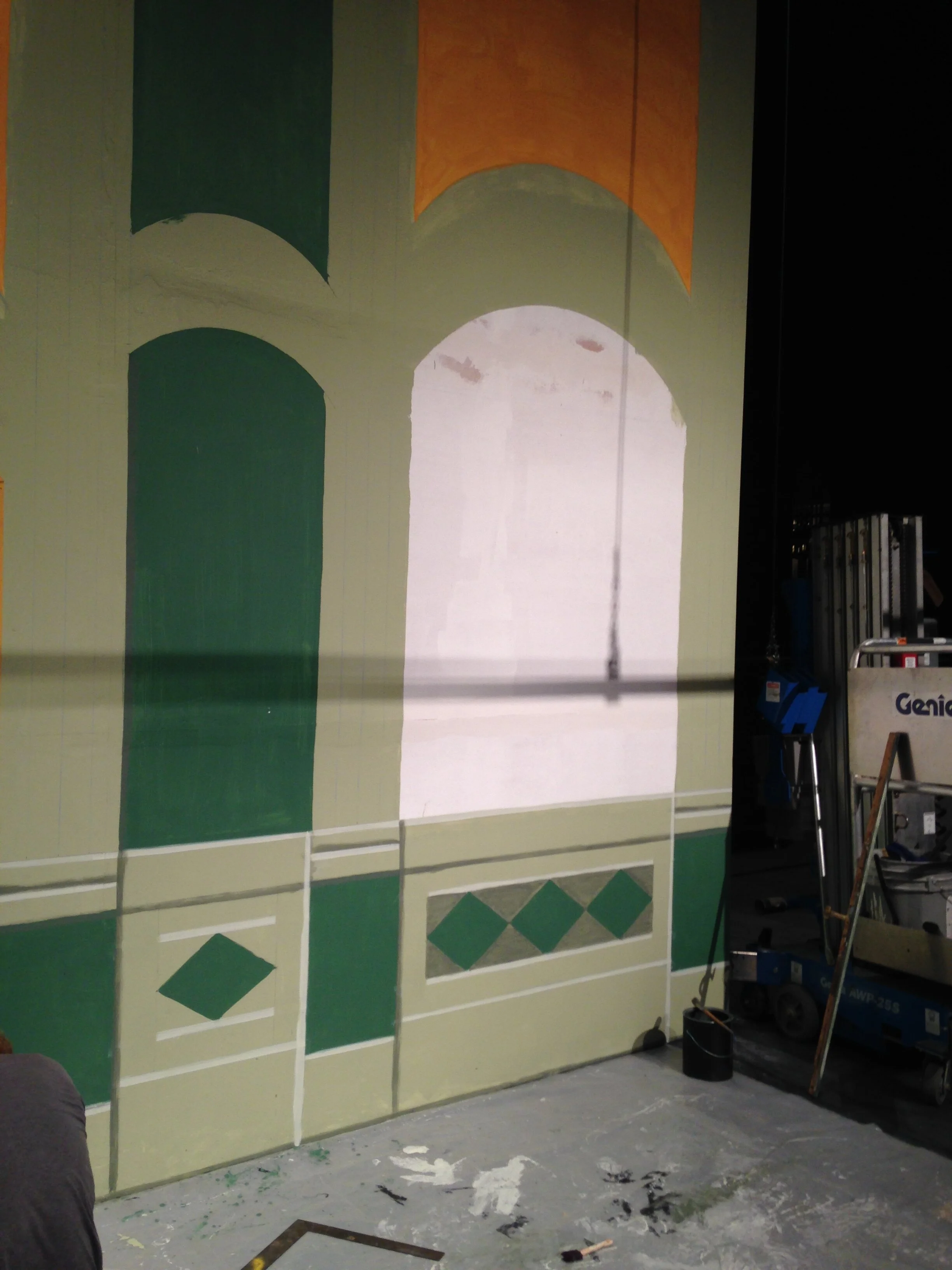 Painting process for the parfumerie facade. 