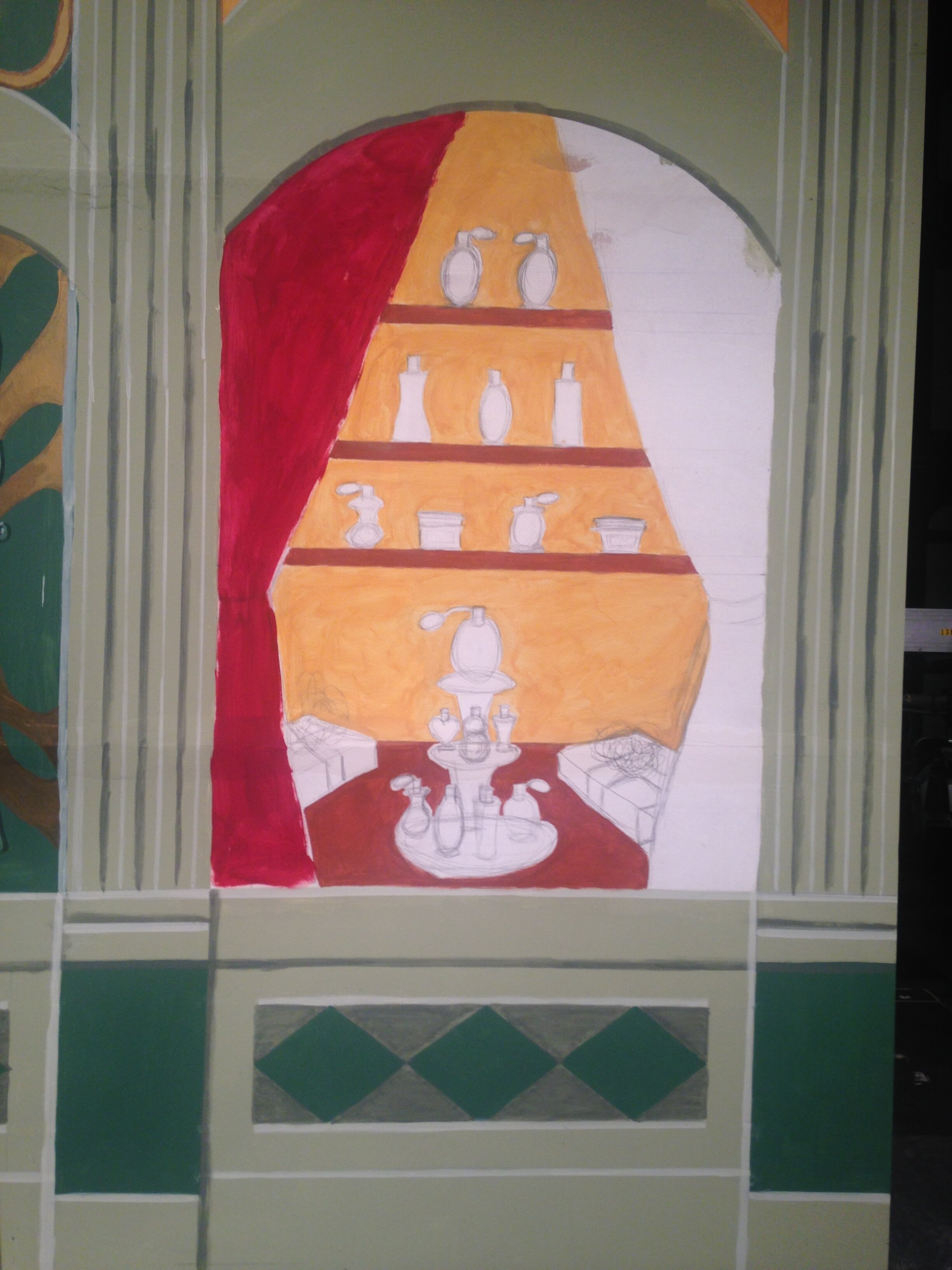 Painting process for the parfumerie facade. 