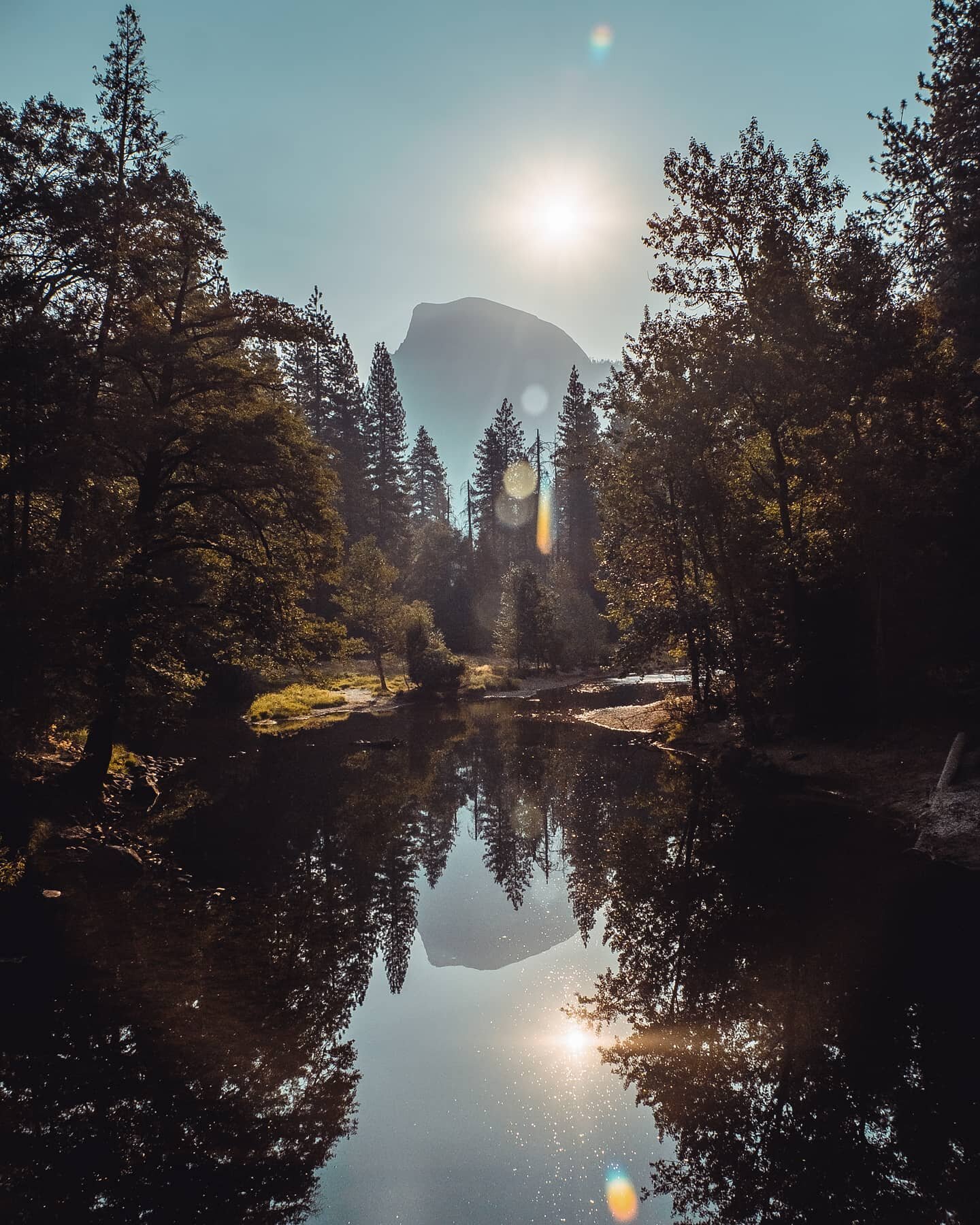 Reflecting on another amazing week long holiday with some amazing people!
.
Pics from Acadia National Park to come soon, but for now, here's another amazing one from Yosemite Valley!👍
.
Have a good week ahead peeps! 
.
Shot alongside some amazing tr