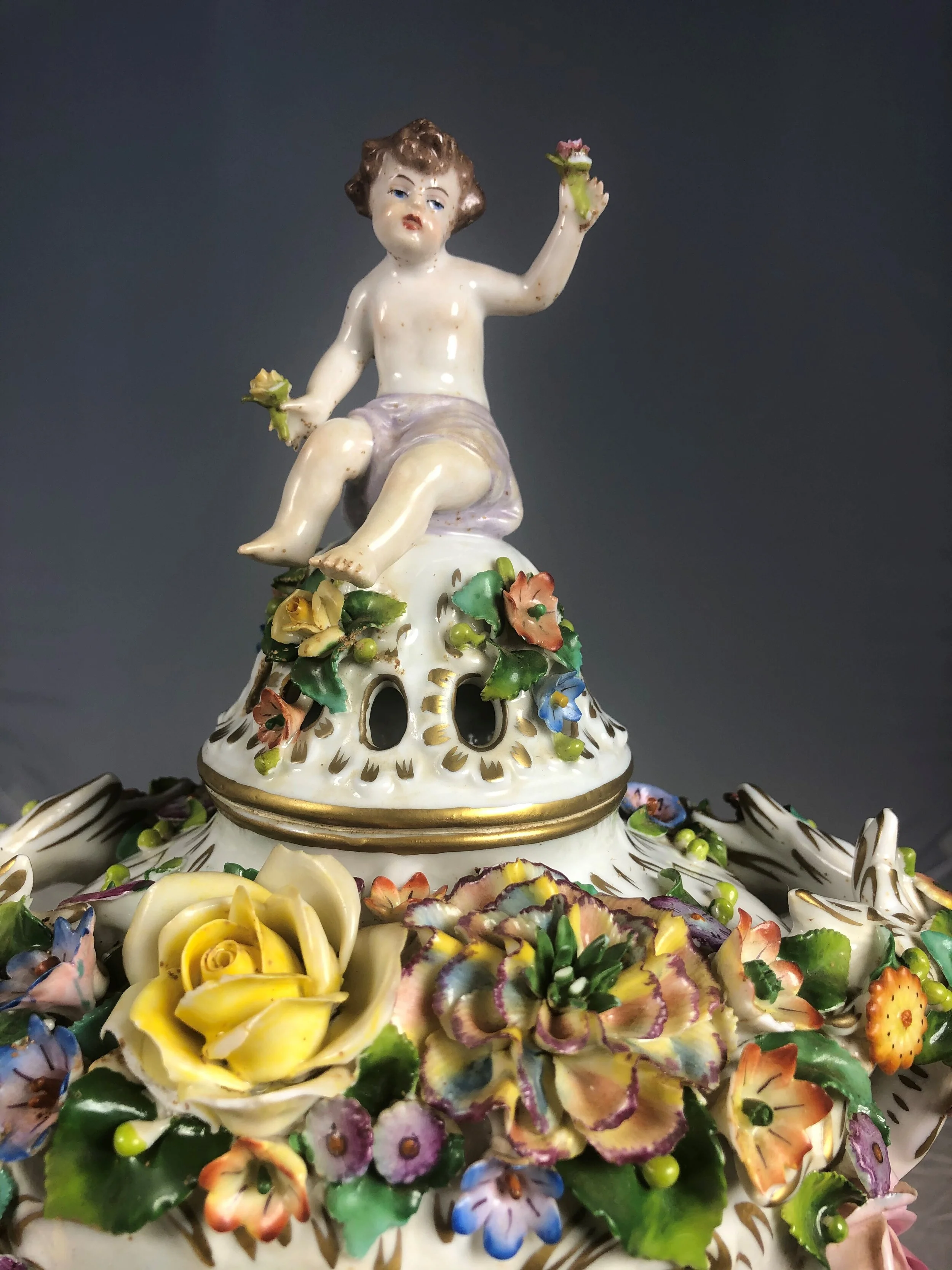 Porcelain Urn3.jpg