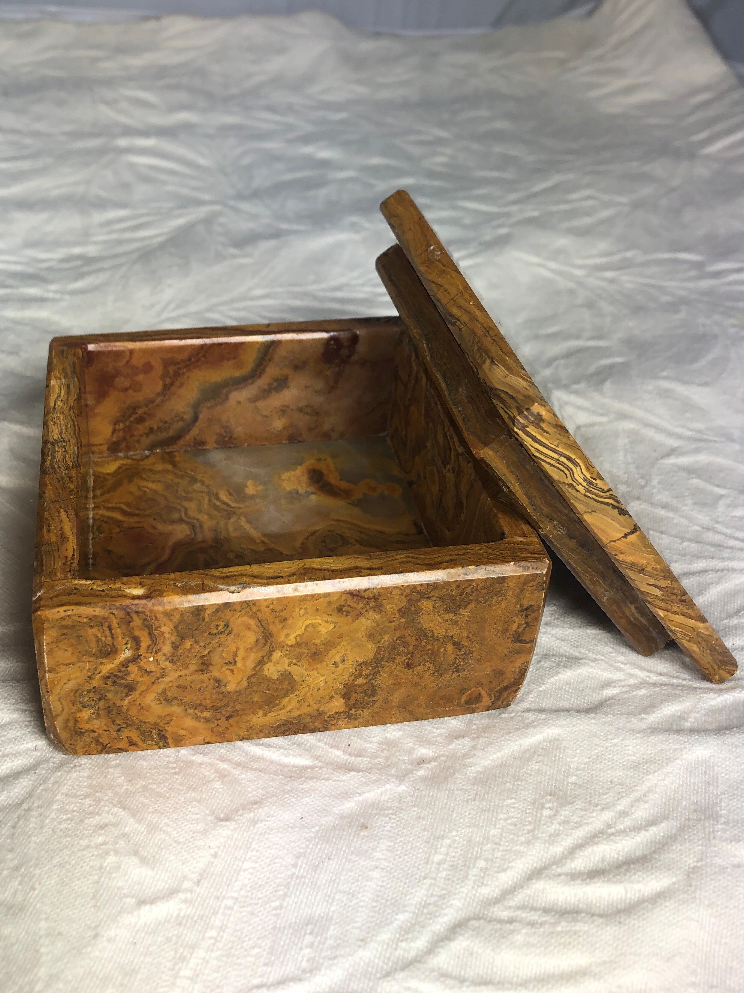 Onyx Table Set5.jpg