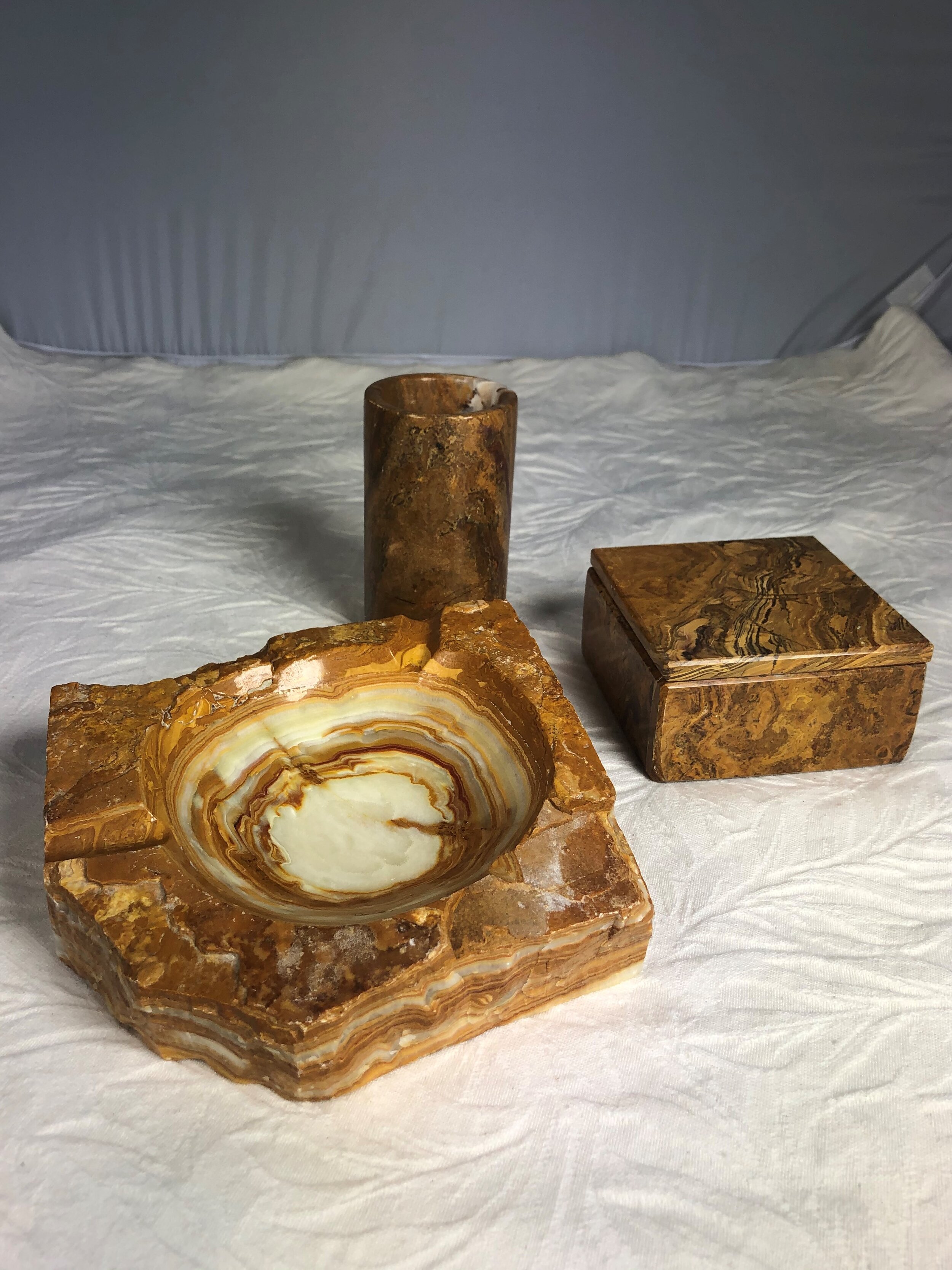 Onyx Table Set1.jpg