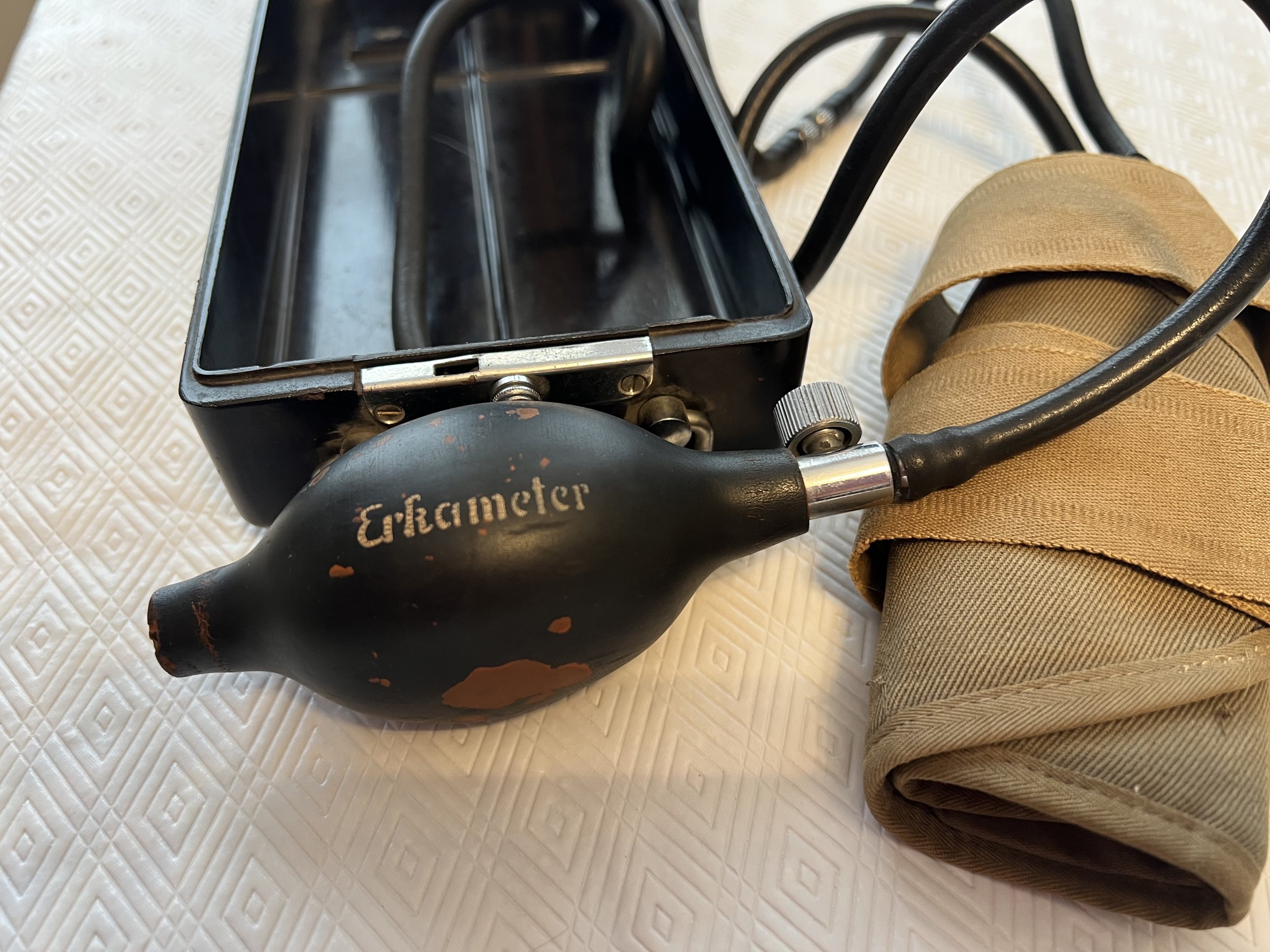Antique Blood Pressure Device3.jpg