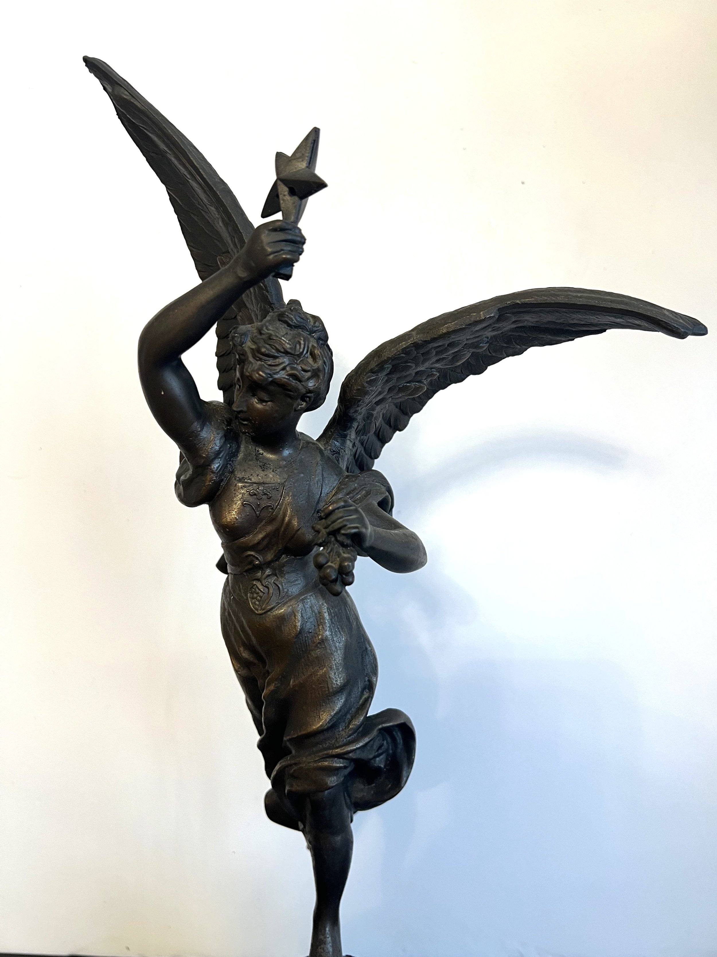Bronze Star Statue2.jpg