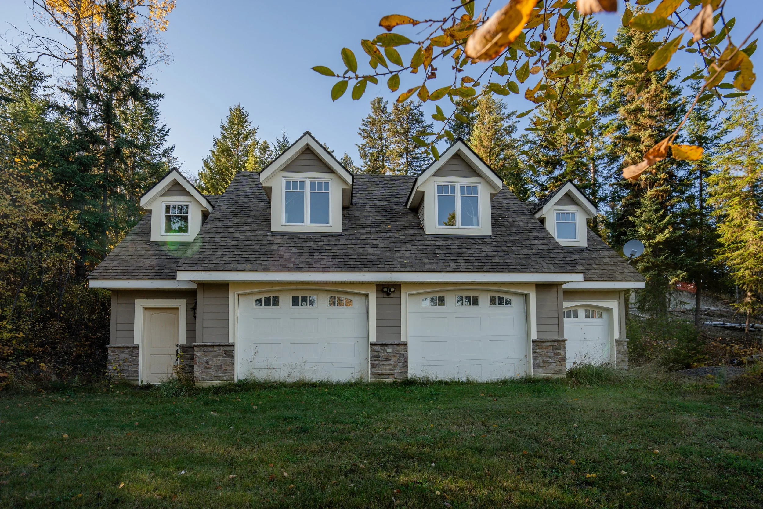 7460 RUFFELL ROAD: $675,000