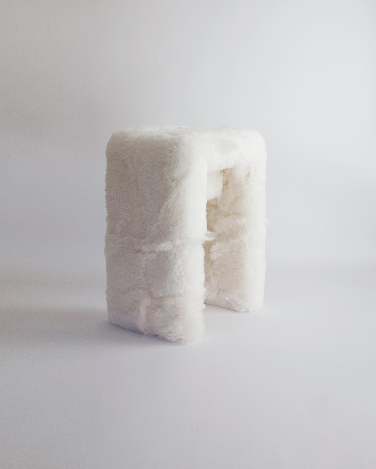 Reclaimed sheepskin table stool in the softest white fluff ☁️☁️☁️
.
.
.
.
#contemporaryfurniture #slowmade #sustainability #craft #objectdesign
#newmakers  #artoninstagram #emergingartists  #itsnicethat #sayhito_submit #interiortrend