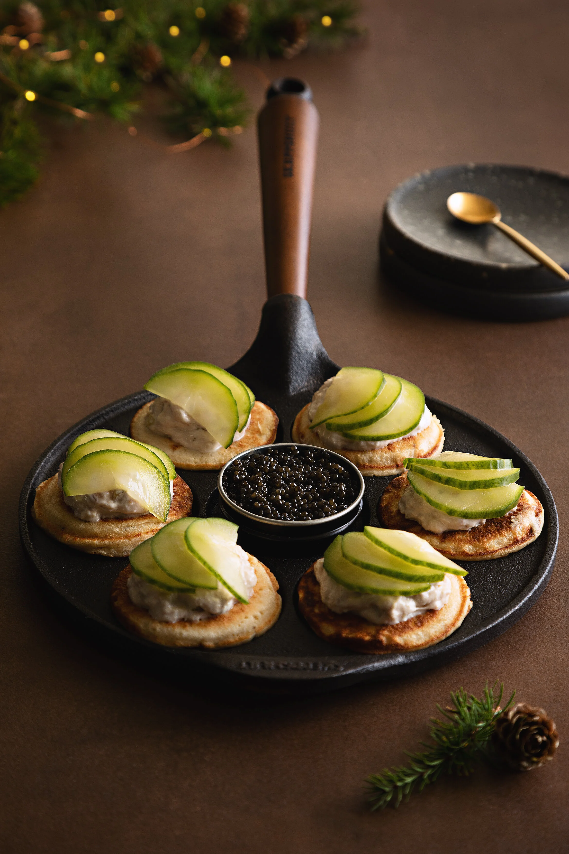 nkc_SimonRoganatHome_Christmas2020_AddOn_Canape.jpg