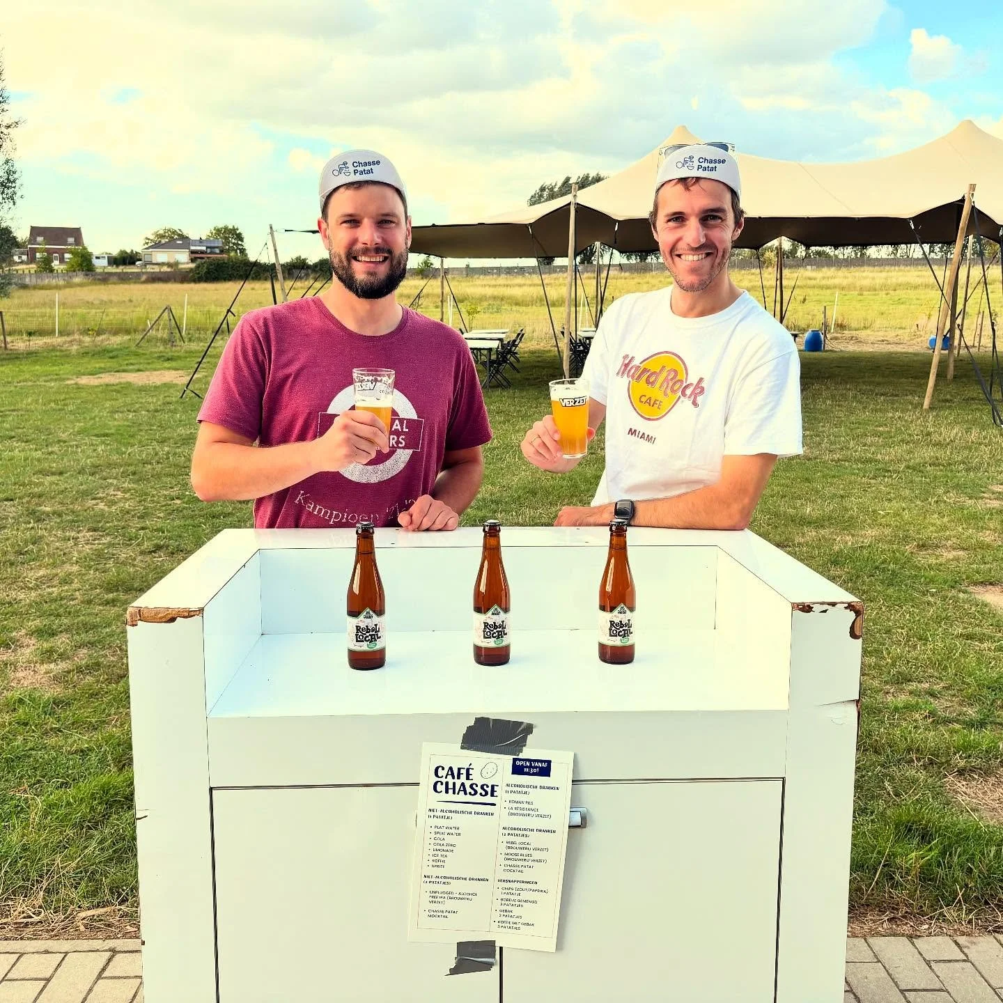 Morgen terug tijd voor jouw jaarlijks Bourgondisch fietsevenement & opening van Café Chasse vanaf 11:30, we hebben er goesting in! ☀️
Groetjes Team Chasse Patat ❤️
@pierreyvesguillermin 
@vincentsen