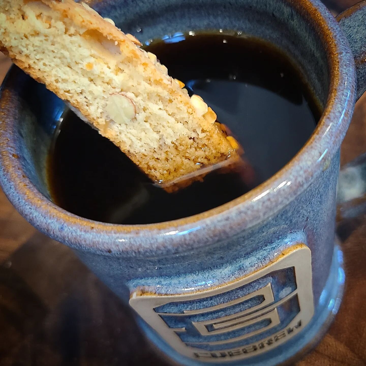 Quick dip. Love pairing our Sumatran with things that have a little sweetness. Even more so when you can dip it!

#coffee #cuebrew #coffeeroaster #coffeetime #smallbatchcoffee #shopsmall #smallbusiness #roswellga #summercoffee #icedcoffee #coldbrew #