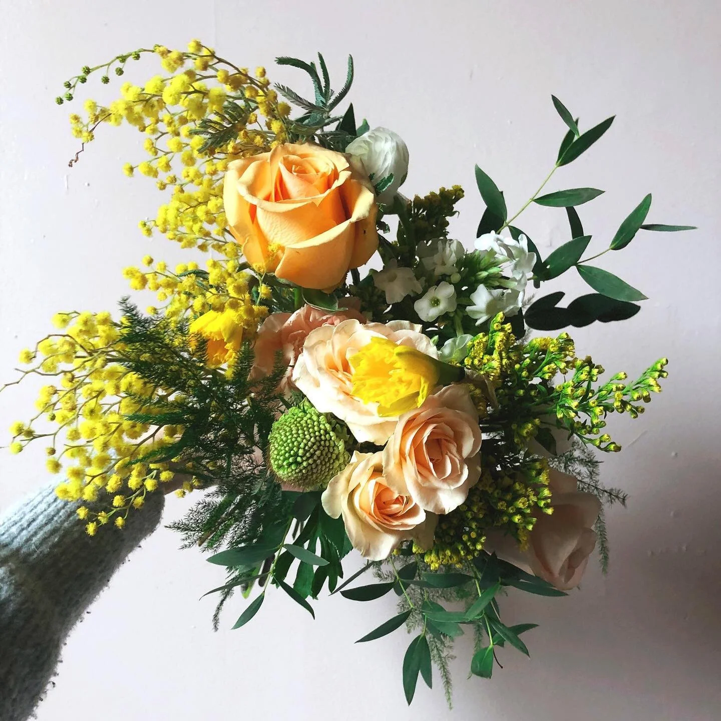 Grab &amp; go bouquets available Saturday &amp; Sunday at @telasmarket for your valentines/galentines/self! Only $35, call Tela&rsquo;s to preorder or walk in and grab something yummy while you&rsquo;re at it 💛🧡💖