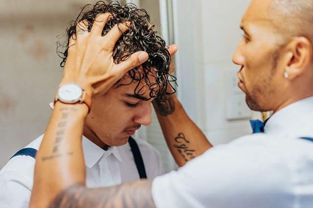 Groom helping his son get ready⁠
.⁠
.⁠
#fatherandson #groomsmen #groom #weddingday #weddinginspiration #weddingphotography #weddingphotographer #mensfashion #bridalparty #weddingstyle #groomstyle #weddingideas