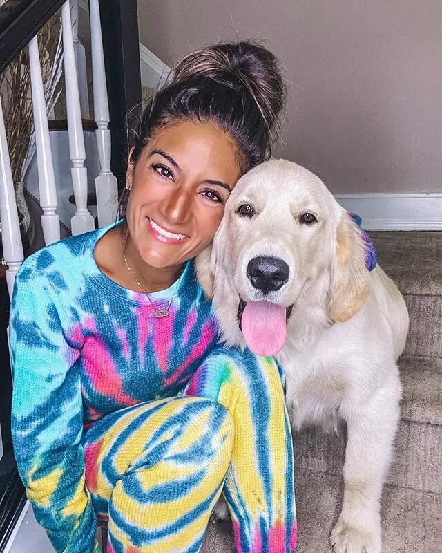 What good has come out of quarantine? 𝕋𝕀𝔼 𝔻𝕐𝔼 🌈 &amp; P̤̈Ṳ̈P̤̈P̤̈Ï̤Ë̤S̤̈ 🐶 of course!!
.
I&rsquo;ve linked this $25 2-piece pajama set  and other favorite finds on the blog ➪ just head over to bio to find the link. 💻 .
.
.
.
#tiedye #tied