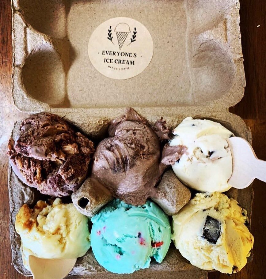 It&rsquo;s Labor Day weekend! The perfect time to grab a flight from @everyonesicecream and try all the local scoops you can (and don&rsquo;t forget a spoonful of Chocolate Brownie Bourbon). Cheers!
📷: @everyonesicecream