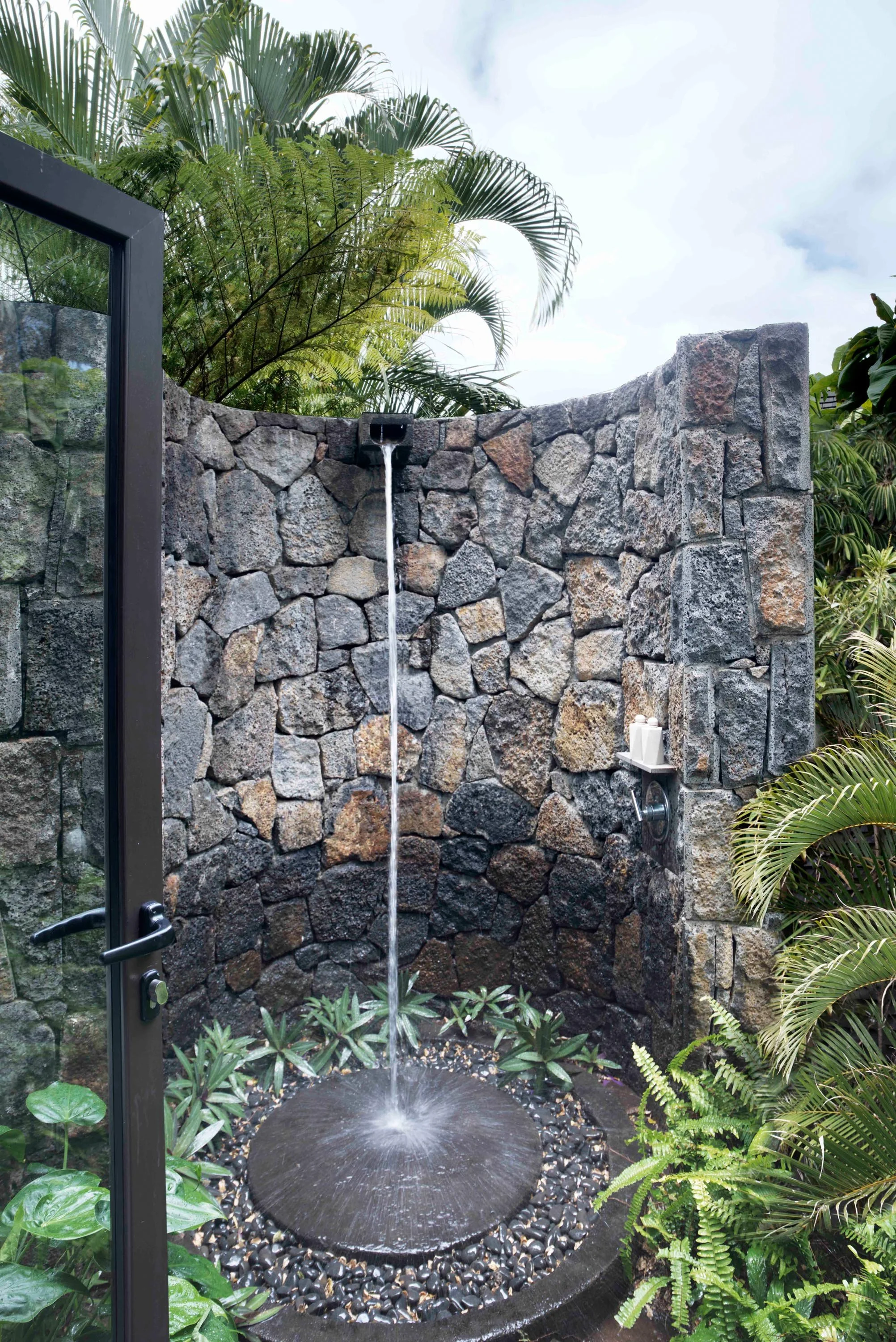 FSM Four Bed Delux Villa Bath Detail_0005.jpg