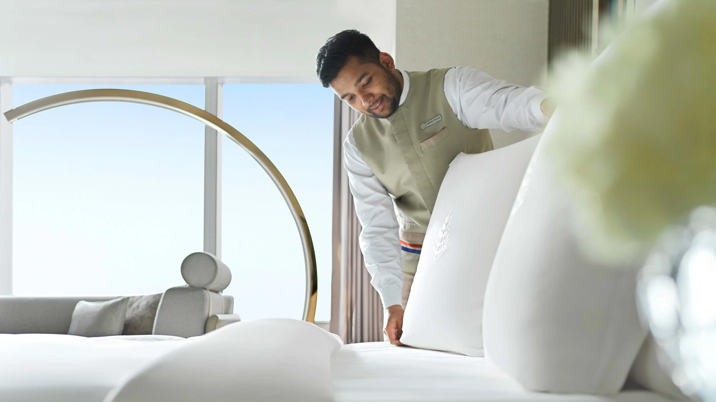 004 FSR Deluxe Room 3619 Housekeeping_0007 copy.jpg