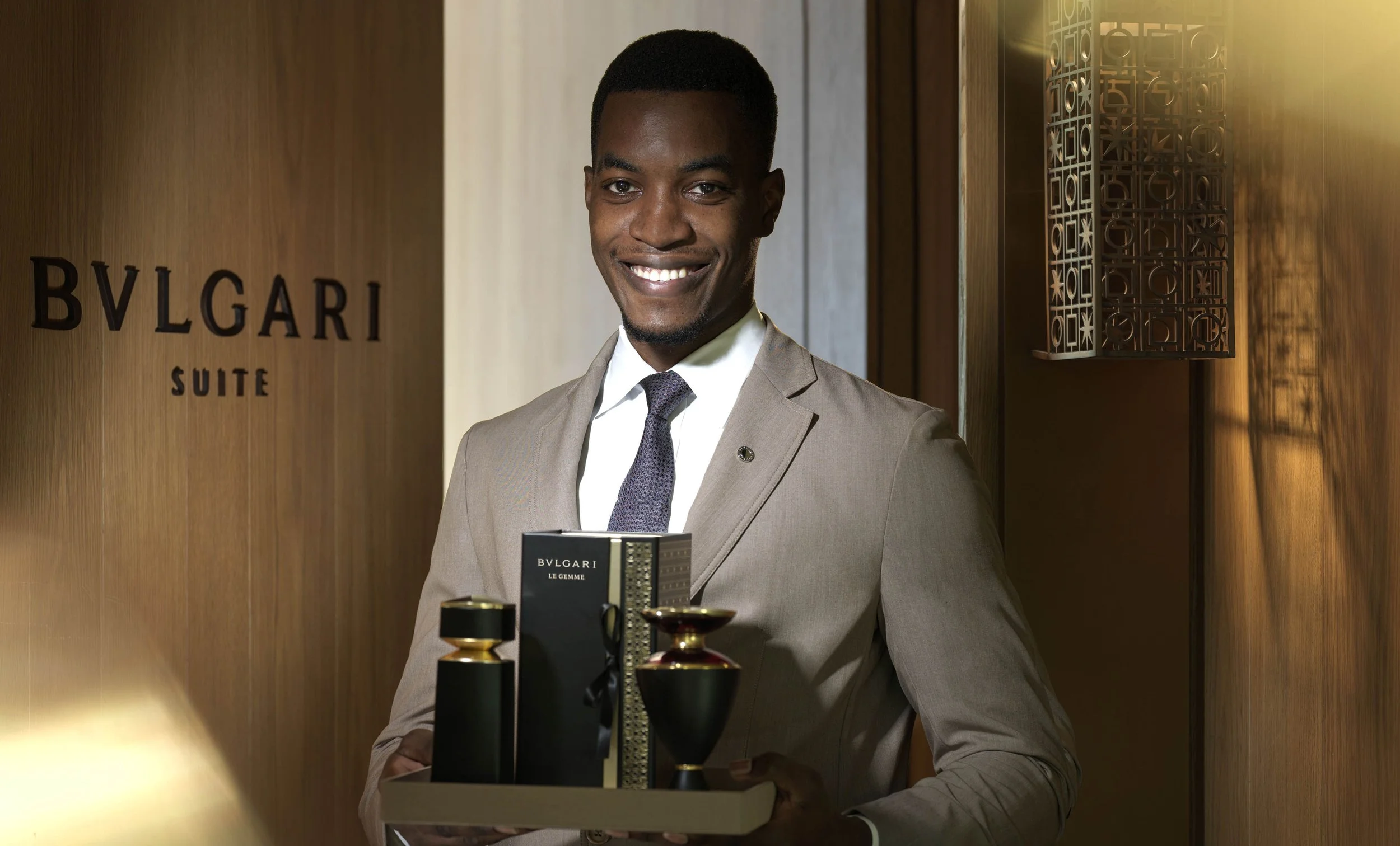 Bulgari Suite Butler B_02&10 glare copy.jpg