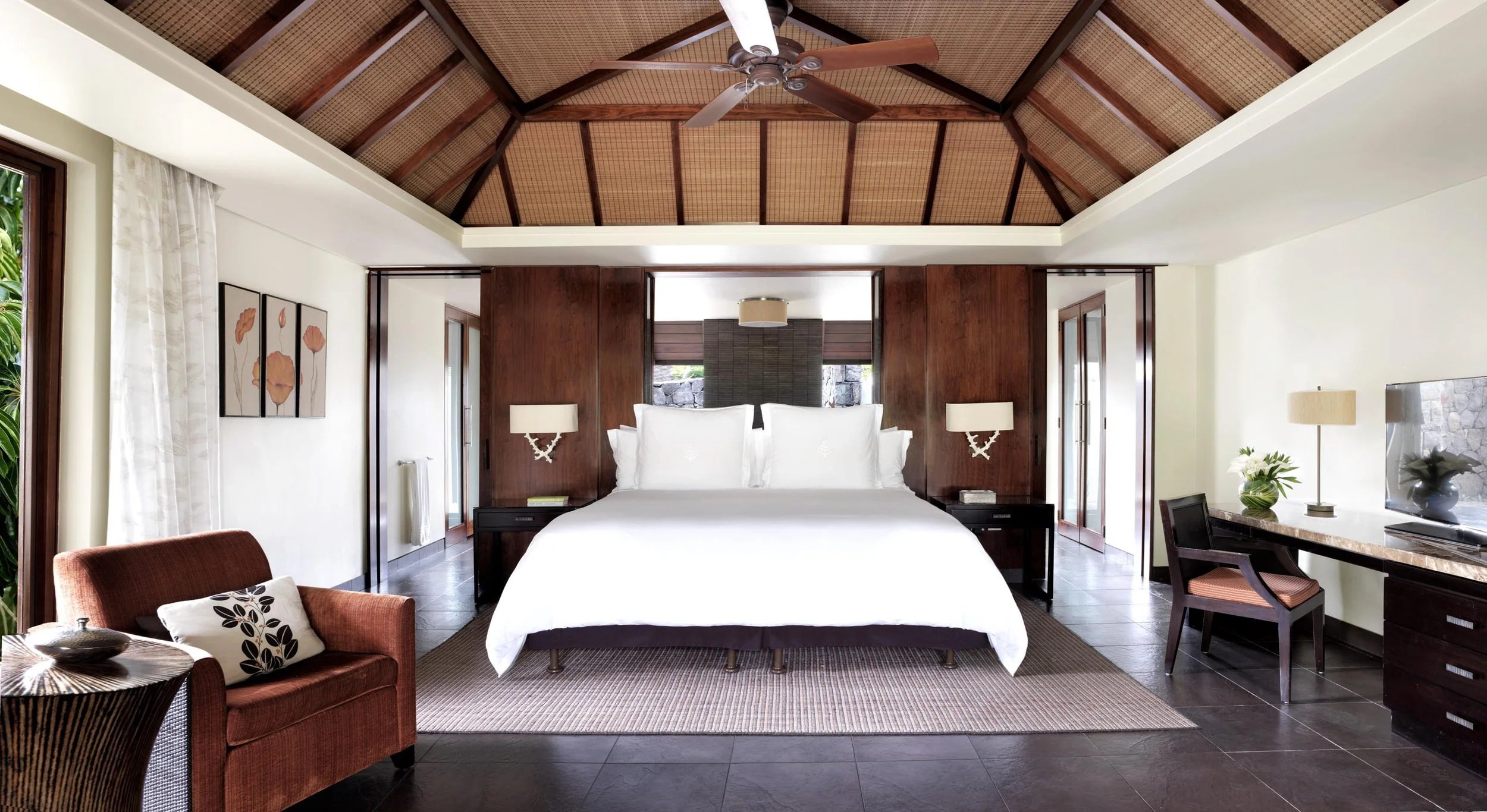 20 FSM One Bed Villa Bedroom_0002.jpg