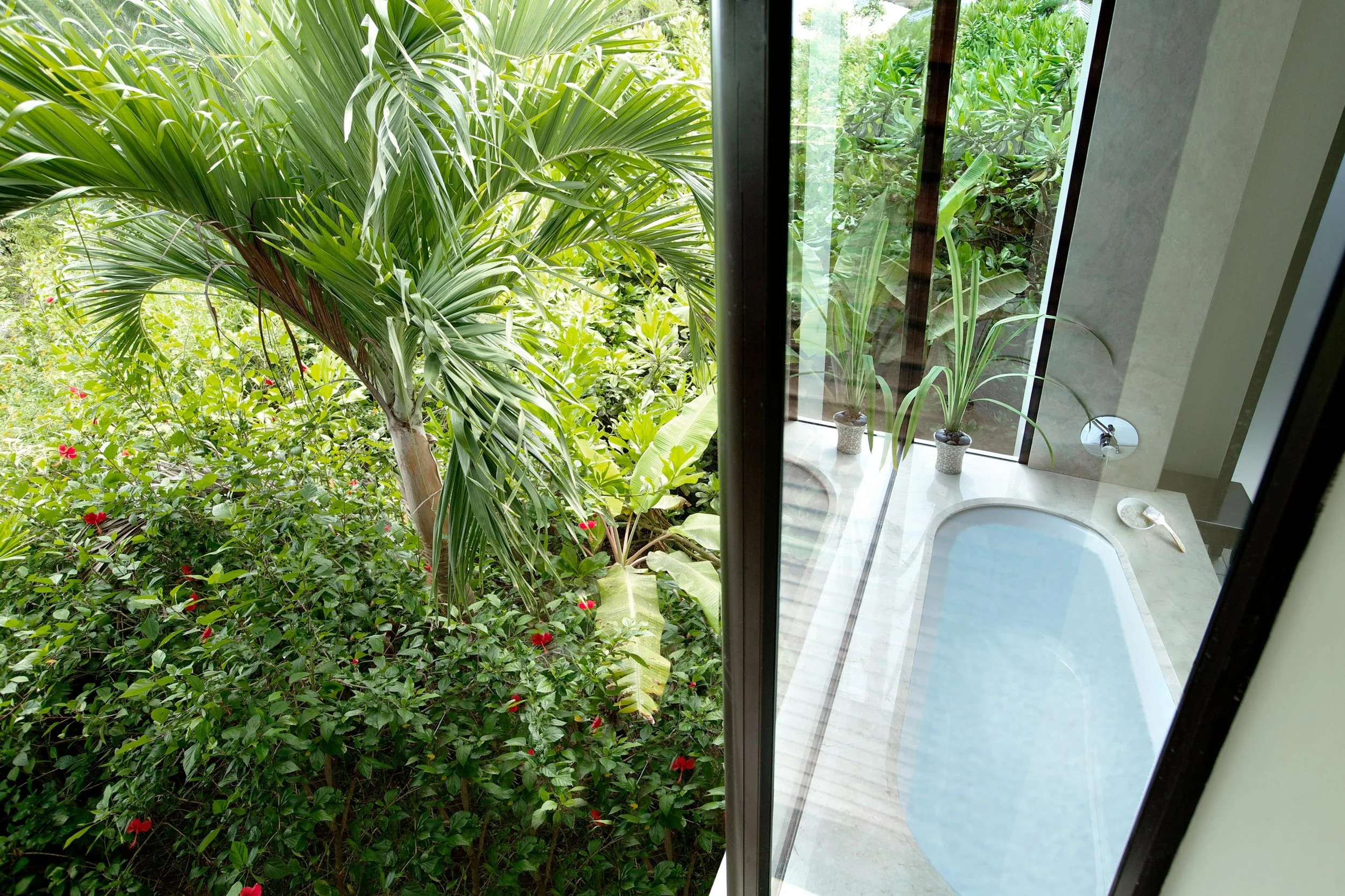 15 Villa 242 Bathroom 3.jpg
