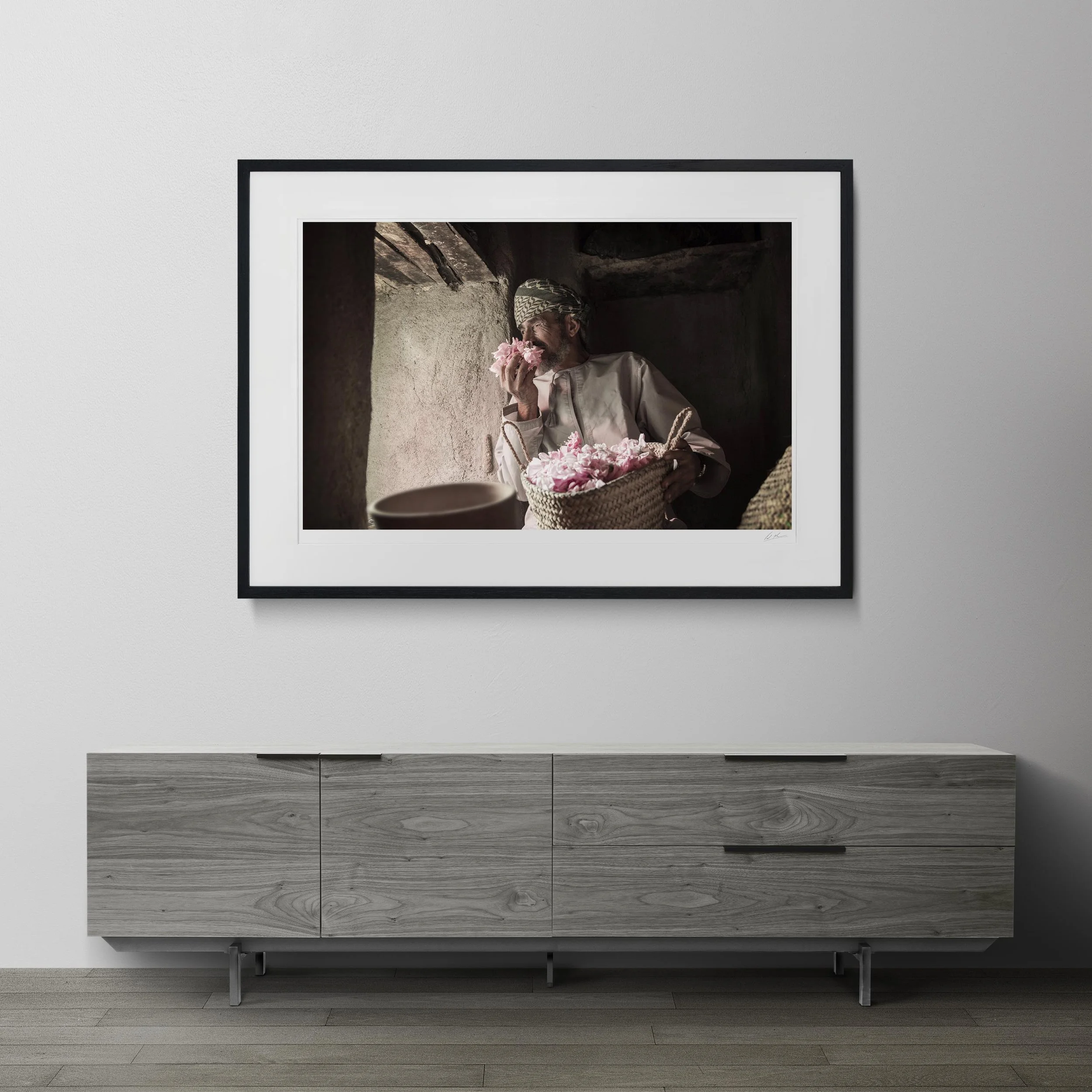 Black Landscape Frame mock up room 3V6A4717.jpg