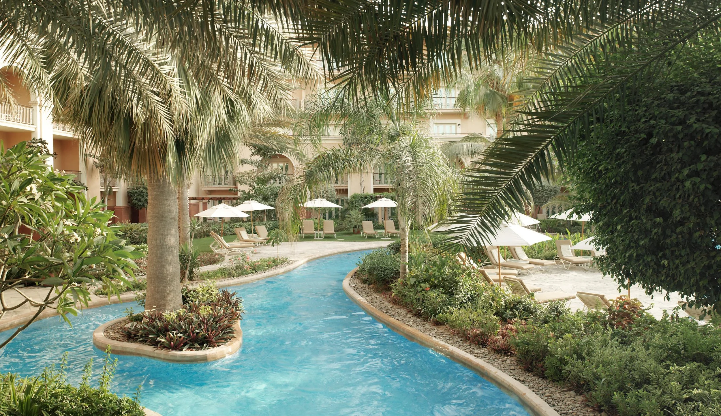 20 Ritz Pool HR RGB 03.jpg
