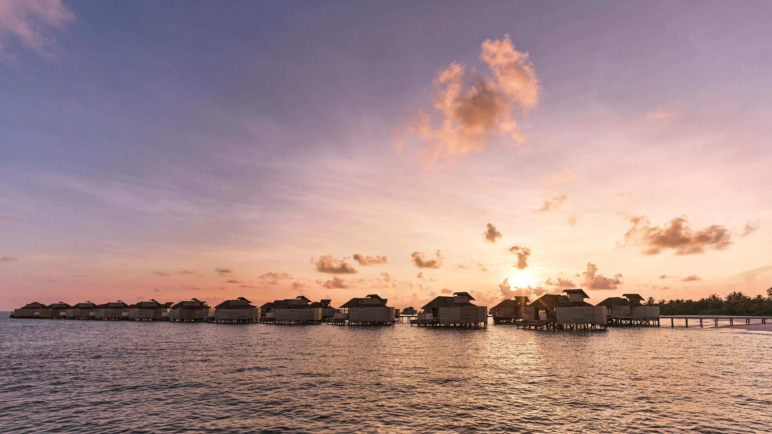 SSL Overwater Villas Ocean Views_0008 16x9.jpg