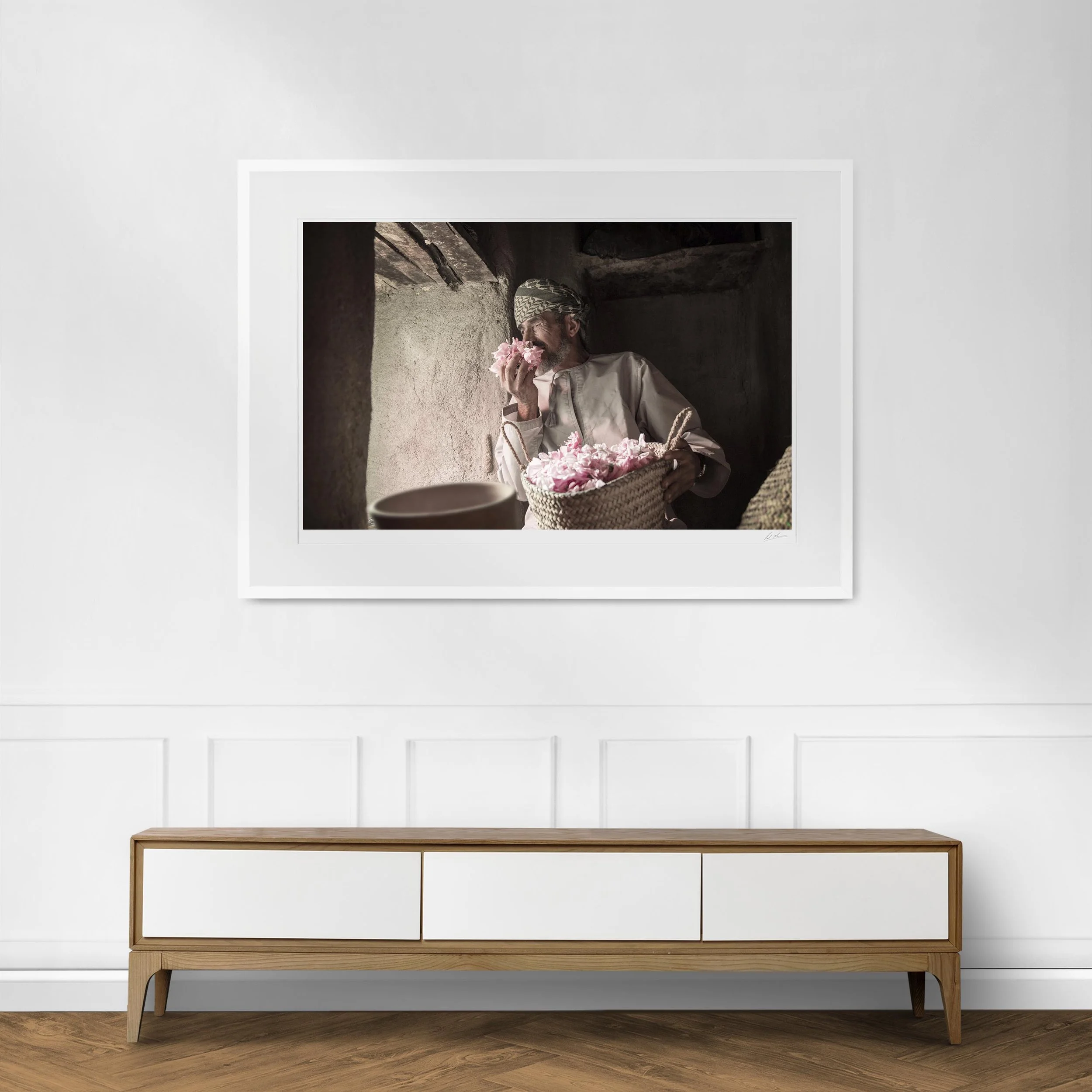 White Landscape Frame mock up room 3V6A4717.jpg