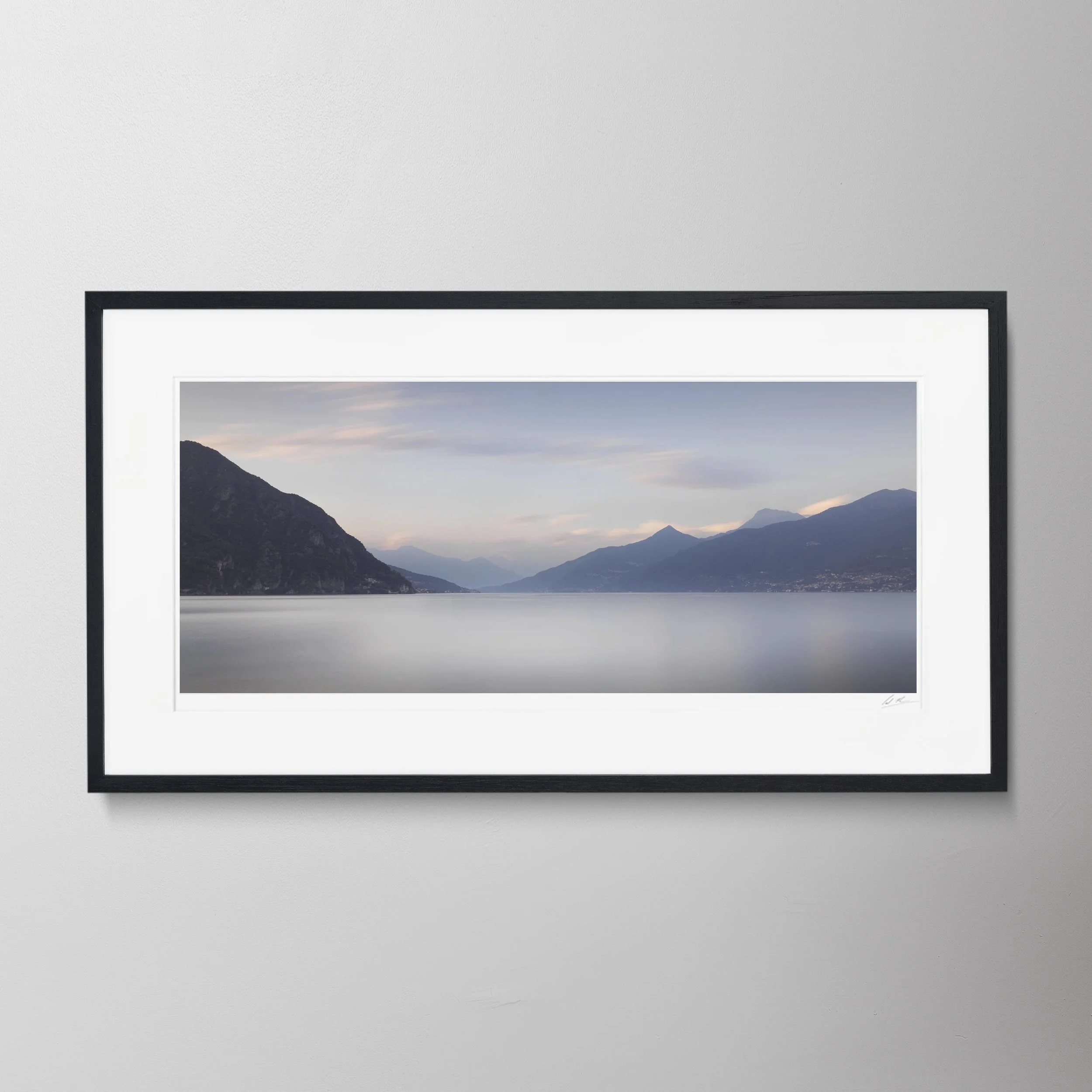 Black Panorama - Lake Como Ptphoto Copyright 2022 copy.jpg