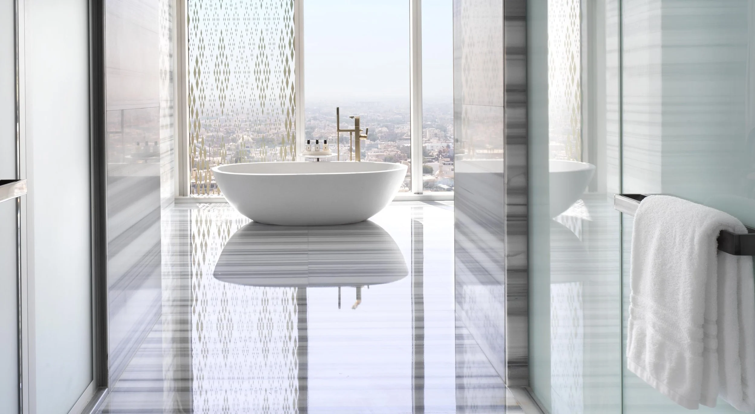 003 State Suite Bathroom C.jpg