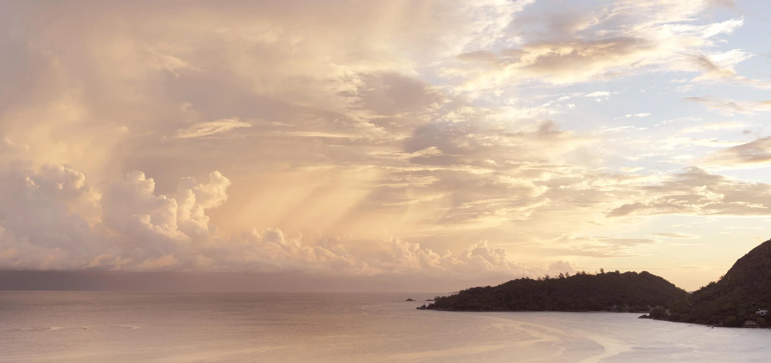 09 Clouds over Praslin_0006.jpg
