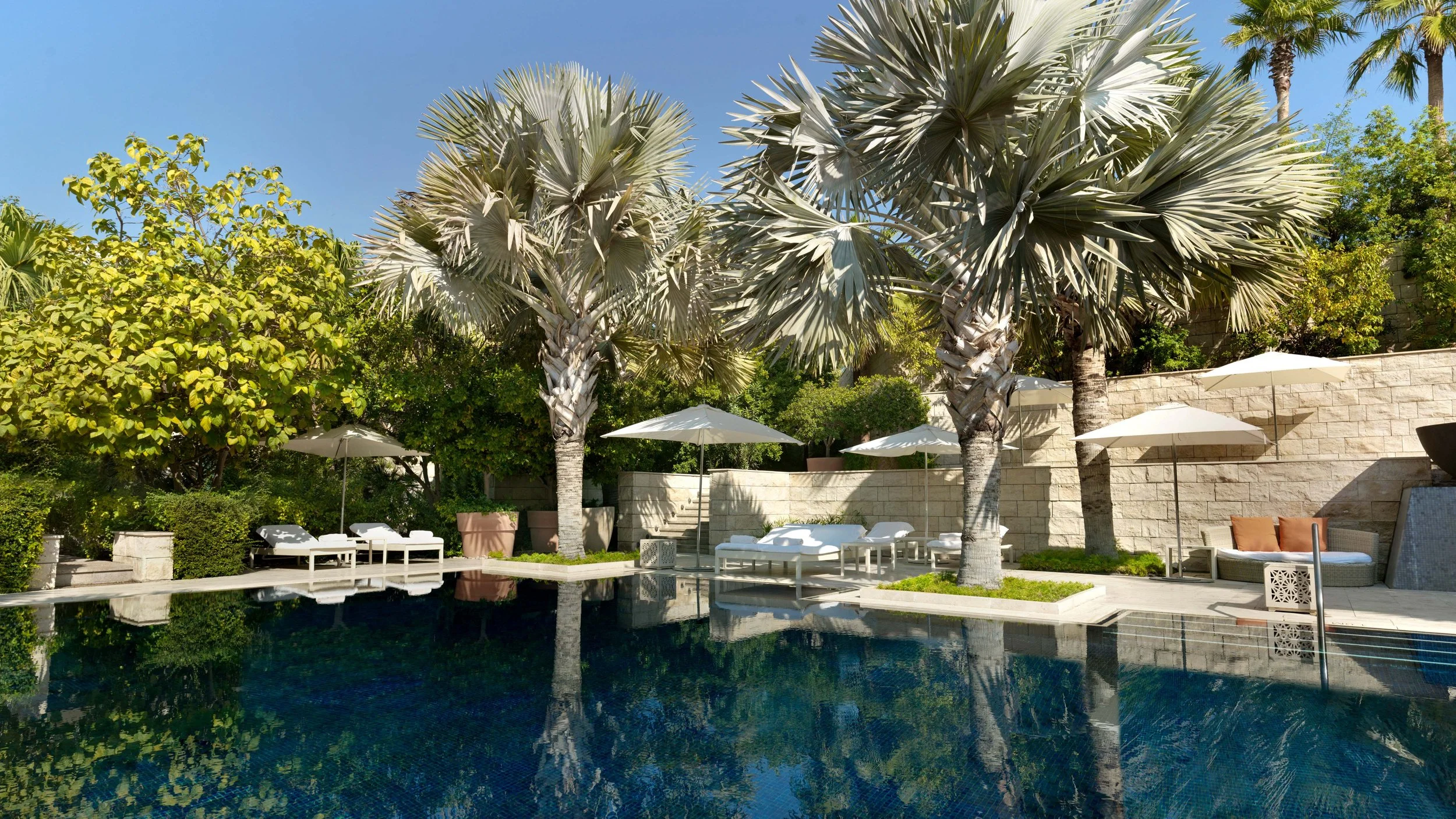013 FSB Azura Pool_0009 16x9.jpg