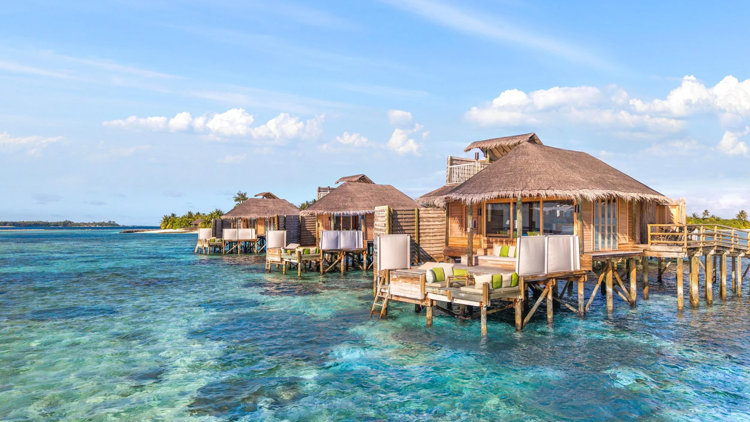 SSLM Sunset Laamu Water Villa 72 Aerial_014 16x9.jpg
