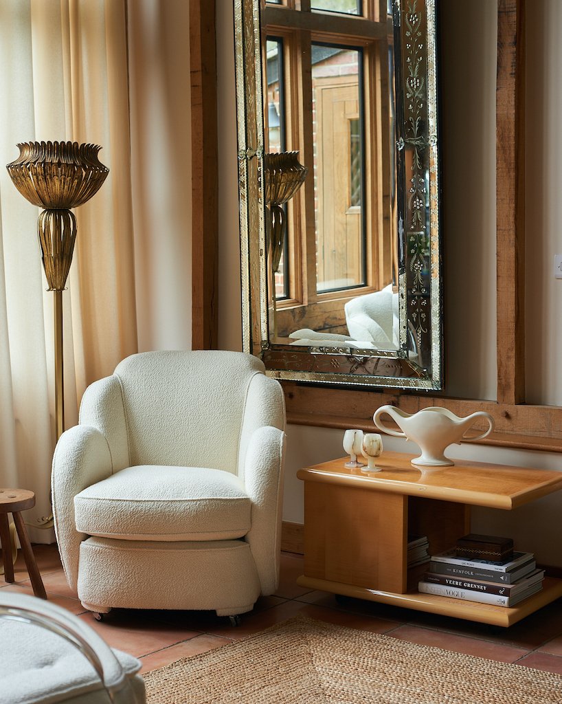 Whitearm chair6.jpg