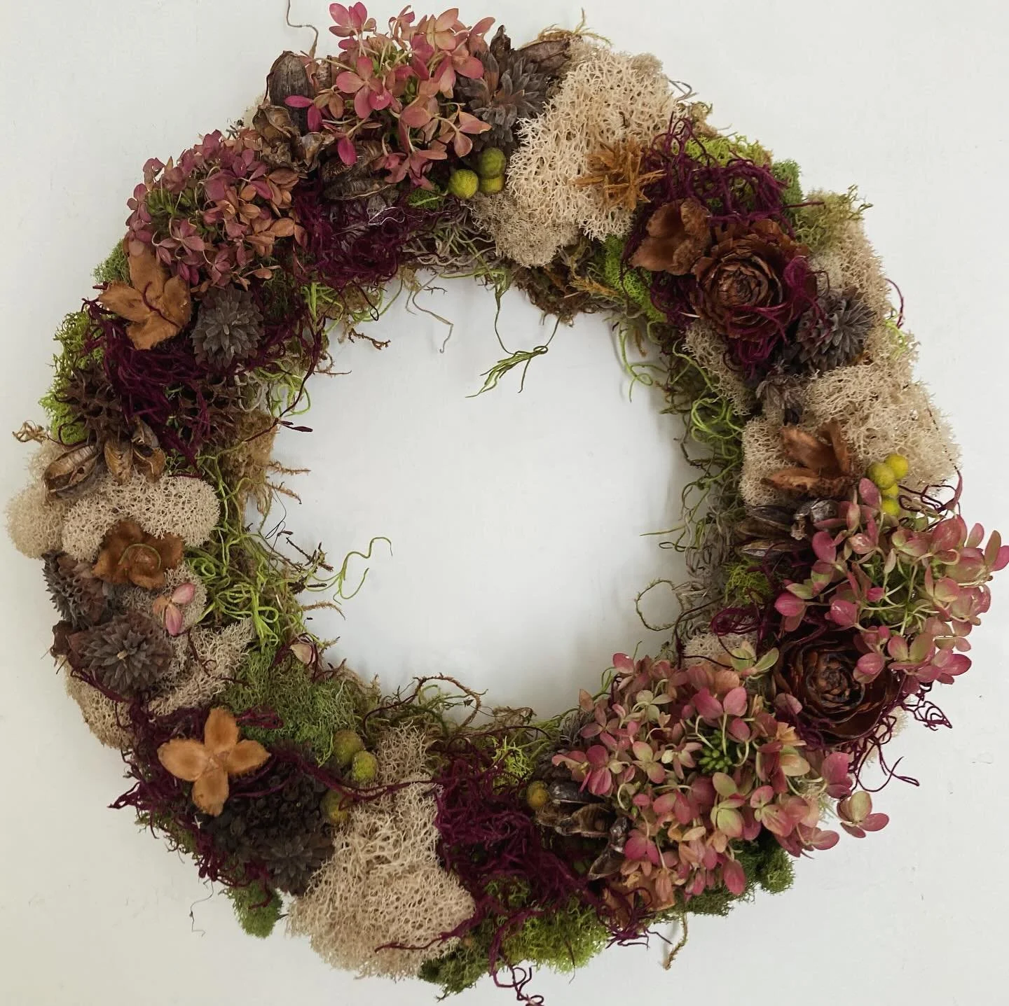 With the change in the weather I&rsquo;ve begun my annual wreath making. It&rsquo;s a little like beach combing, and finding all the dried materials for the wreaths. 
.
.
.
#holidaywreathmaking #floraandfauna #foragedandfound #eastbayartist #eastbayo