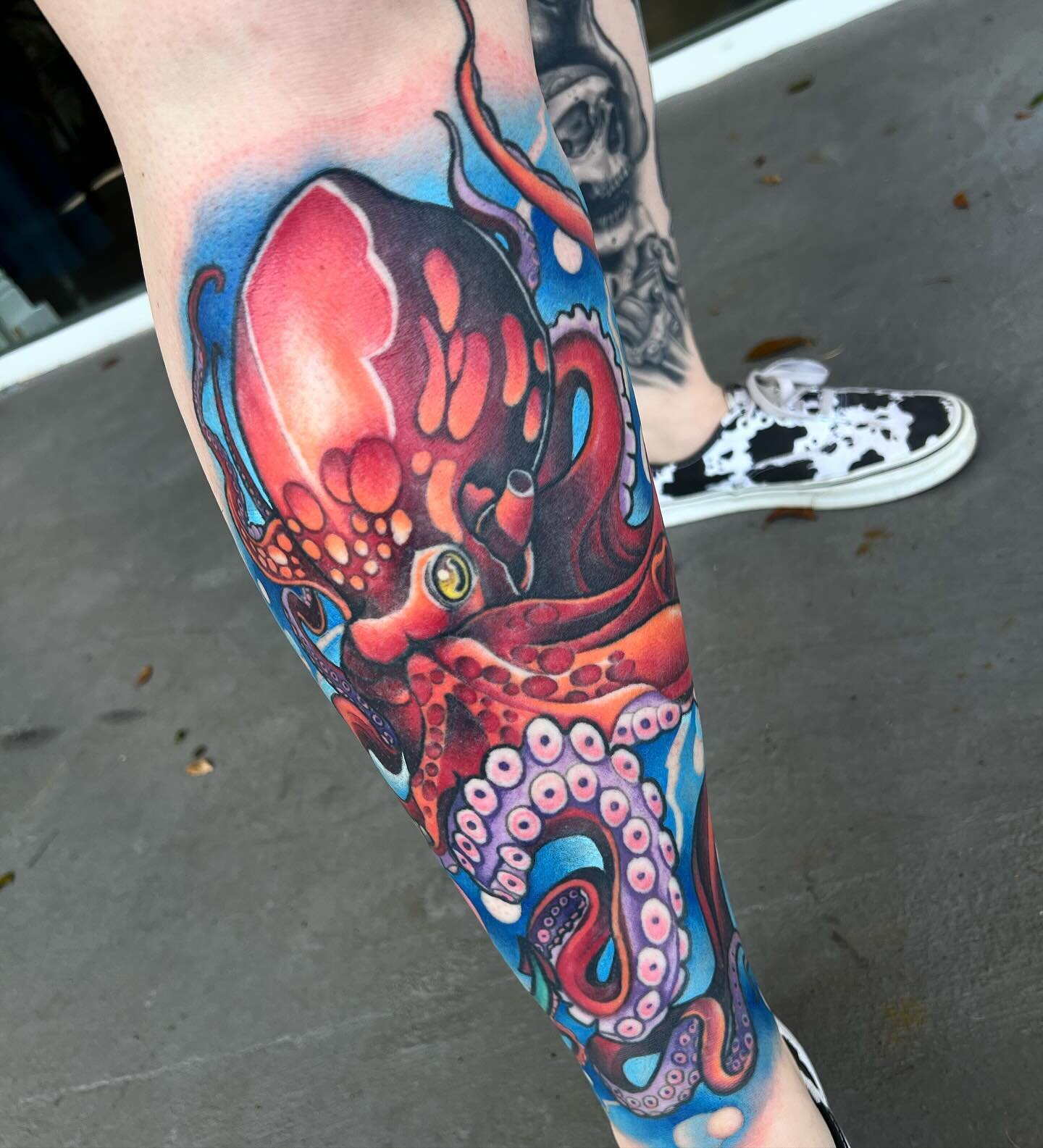 🐙 healed octopus fresh background #florida #southflorida #westpalmbeach #junobeach #jupiterflorida #stuartflorida #jensenbeach #northpalmbeach #tattooartist #tattoo