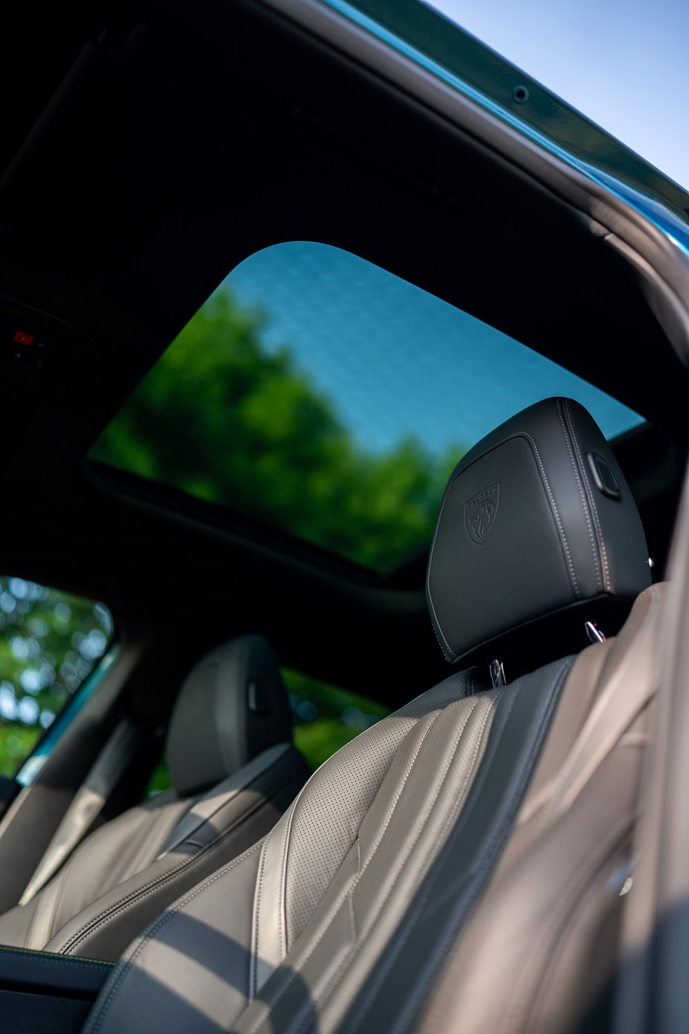 Peugeot 408 GT PHEV Panoramic Roof