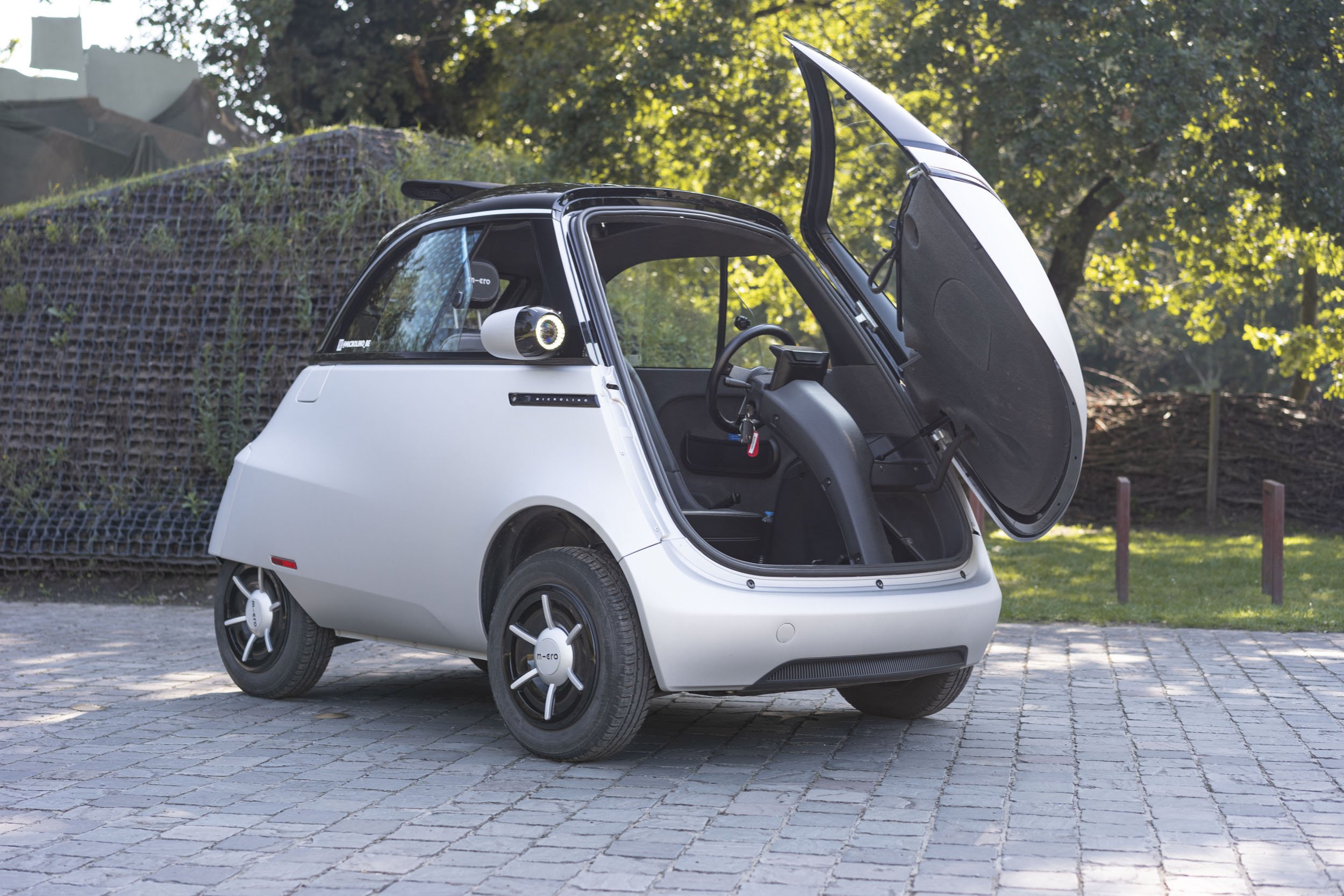 2025 Microlino, driven by smiles
