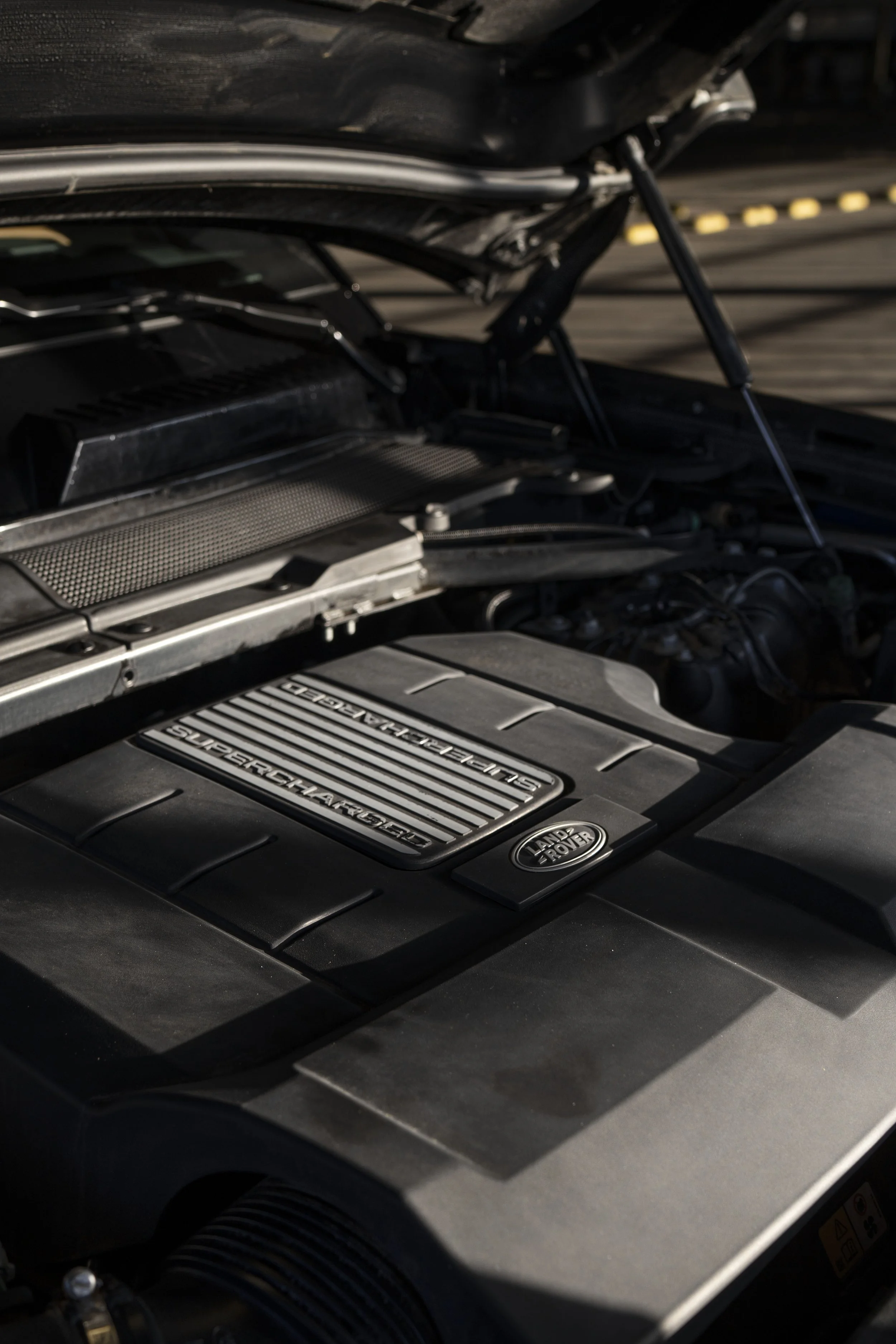 Land Rover Defender P525, the V8 powerhouse — Car Journalism