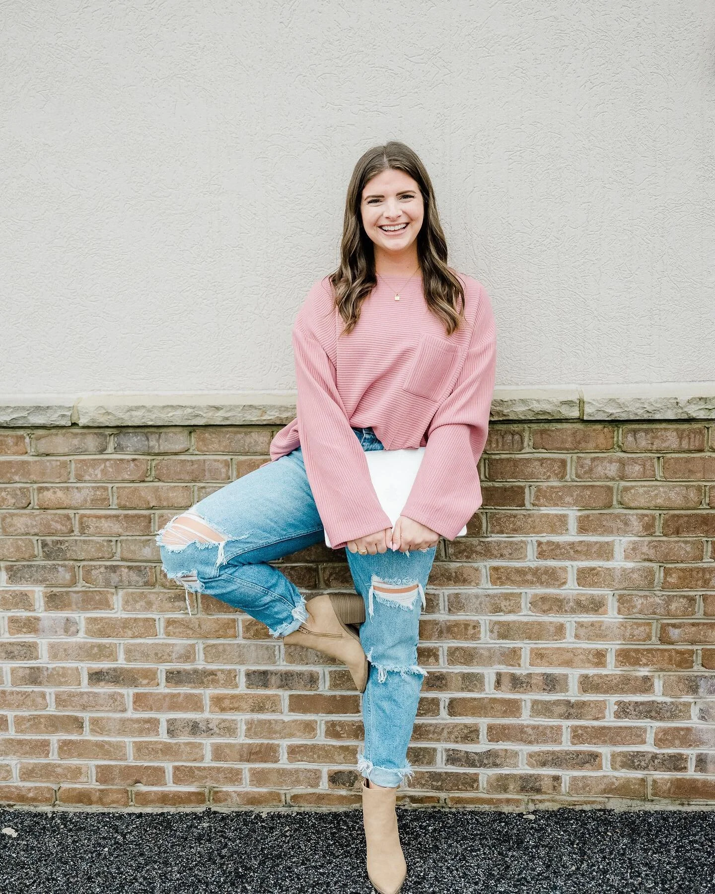 Hi 👋🏼 I took the month of April off. 🙌🏼

I felt 🫠🫠🫠 so I took time off from my page here on Instagram and lived a little 💁🏻&zwj;♀️

While I was still working hard behind the scenes for my clients, here are some things I enjoyed while being a