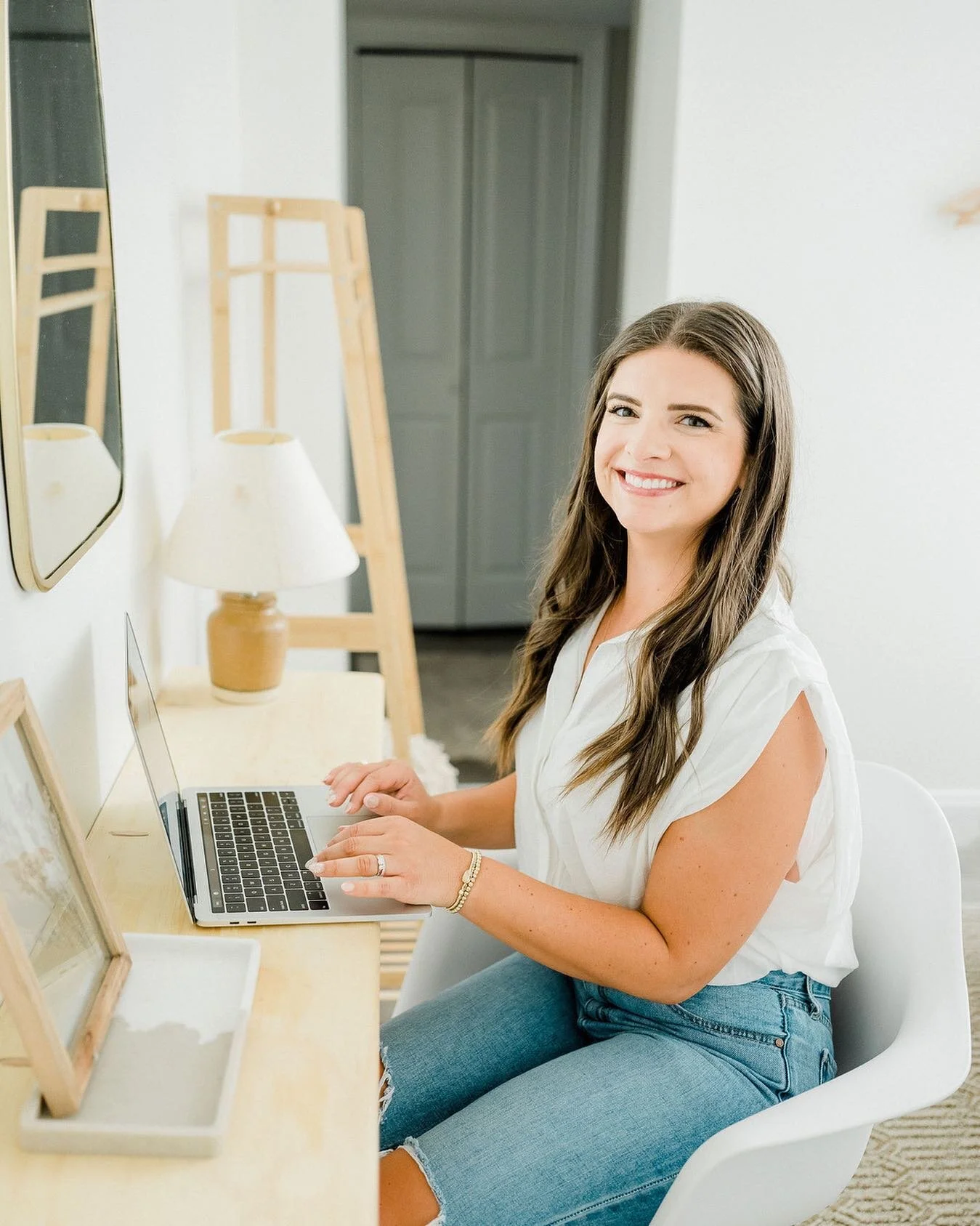 Hey, it's me, planning your Reels for your business from afar. 👀 

Last week I was on a Discovery Call with a potential client looking for Instagram Management and Reels creation specifically. One of their hangups was incorporating Reels into their 