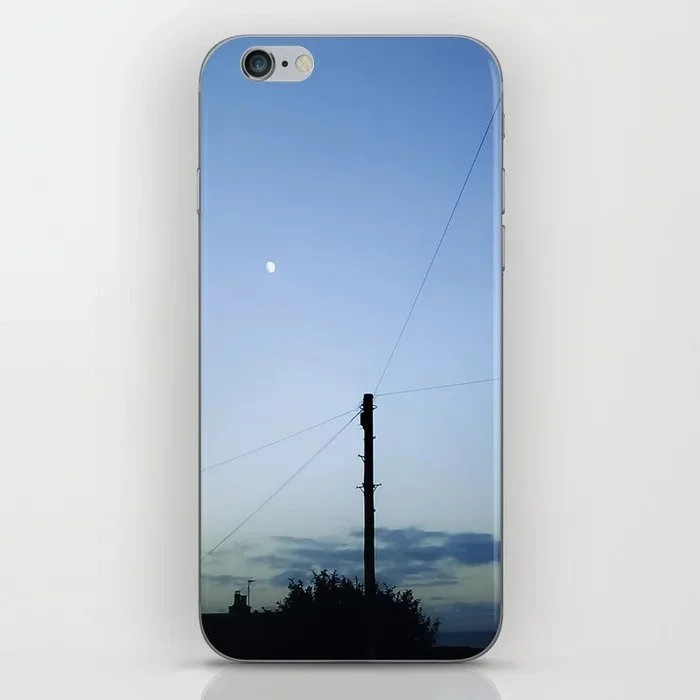 slingshot-the-moon-phone-skins iphone8.jpg